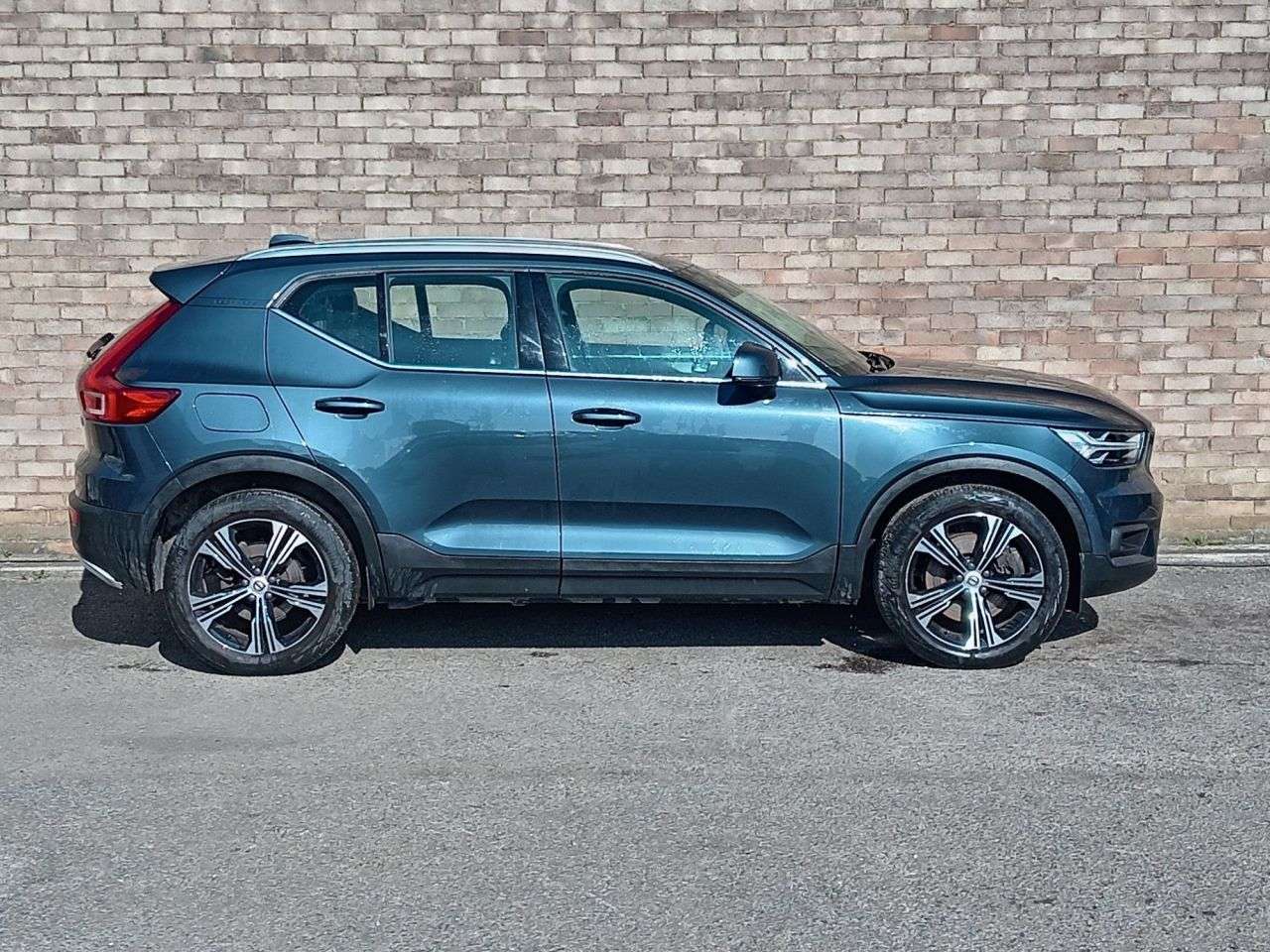 A 2021 VOLVO XC40 1.5h T4 Recharge 10.7kWh Inscription SUV 5dr Petrol Plug-in Hybrid Auto Eur A 2021 VOLVO XC40 1.5h T4 Recharge 10.7kWh Inscription SUV 5dr Petrol Plug-in Hybrid Auto Eur
