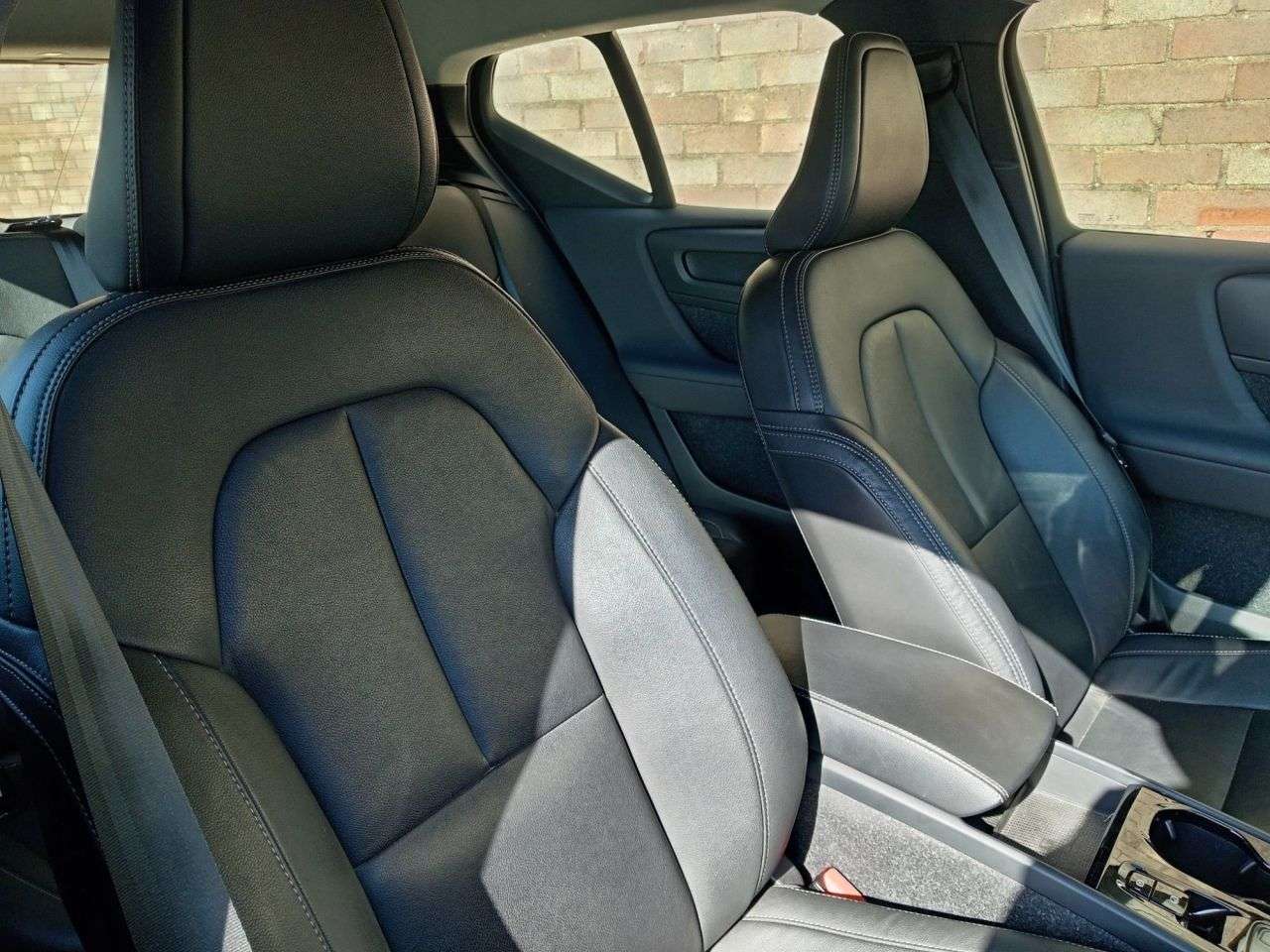 2021 VOLVO XC40 2021 VOLVO XC40