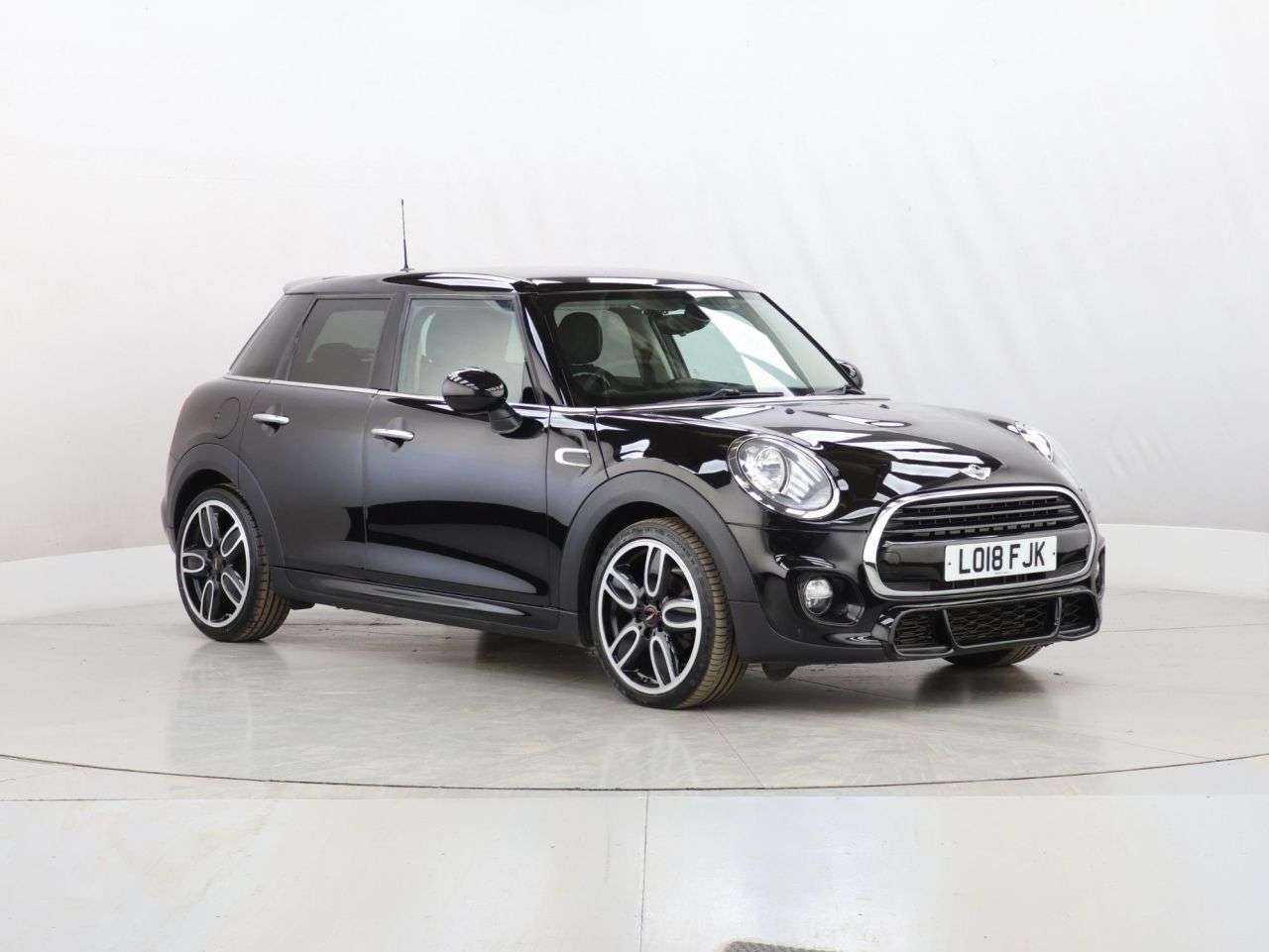 A 2018 MINI HATCH 1.5 Cooper Hatchback 5dr Petrol Manual Euro 6 (s/s) (136 ps) A 2018 MINI HATCH 1.5 Cooper Hatchback 5dr Petrol Manual Euro 6 (s/s) (136 ps)