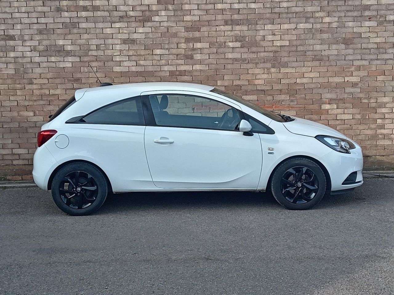 A 2019 VAUXHALL CORSA 1.4i ecoTEC Griffin Hatchback 3dr Petrol Manual Euro 6 (90 ps) A 2019 VAUXHALL CORSA 1.4i ecoTEC Griffin Hatchback 3dr Petrol Manual Euro 6 (90 ps)