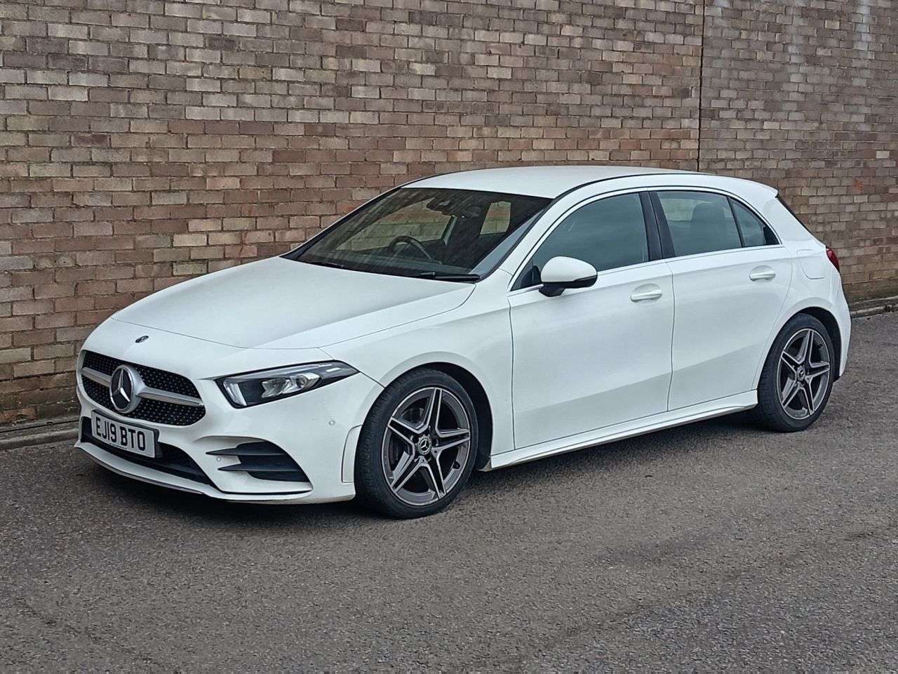 A 2019 MERCEDES-BENZ A CLASS 1.3 A180 AMG Line (Executive) Hatchback 5dr Petrol 7G-DCT Euro 6 (s/s) (136 A 2019 MERCEDES-BENZ A CLASS 1.3 A180 AMG Line (Executive) Hatchback 5dr Petrol 7G-DCT Euro 6 (s/s) (136