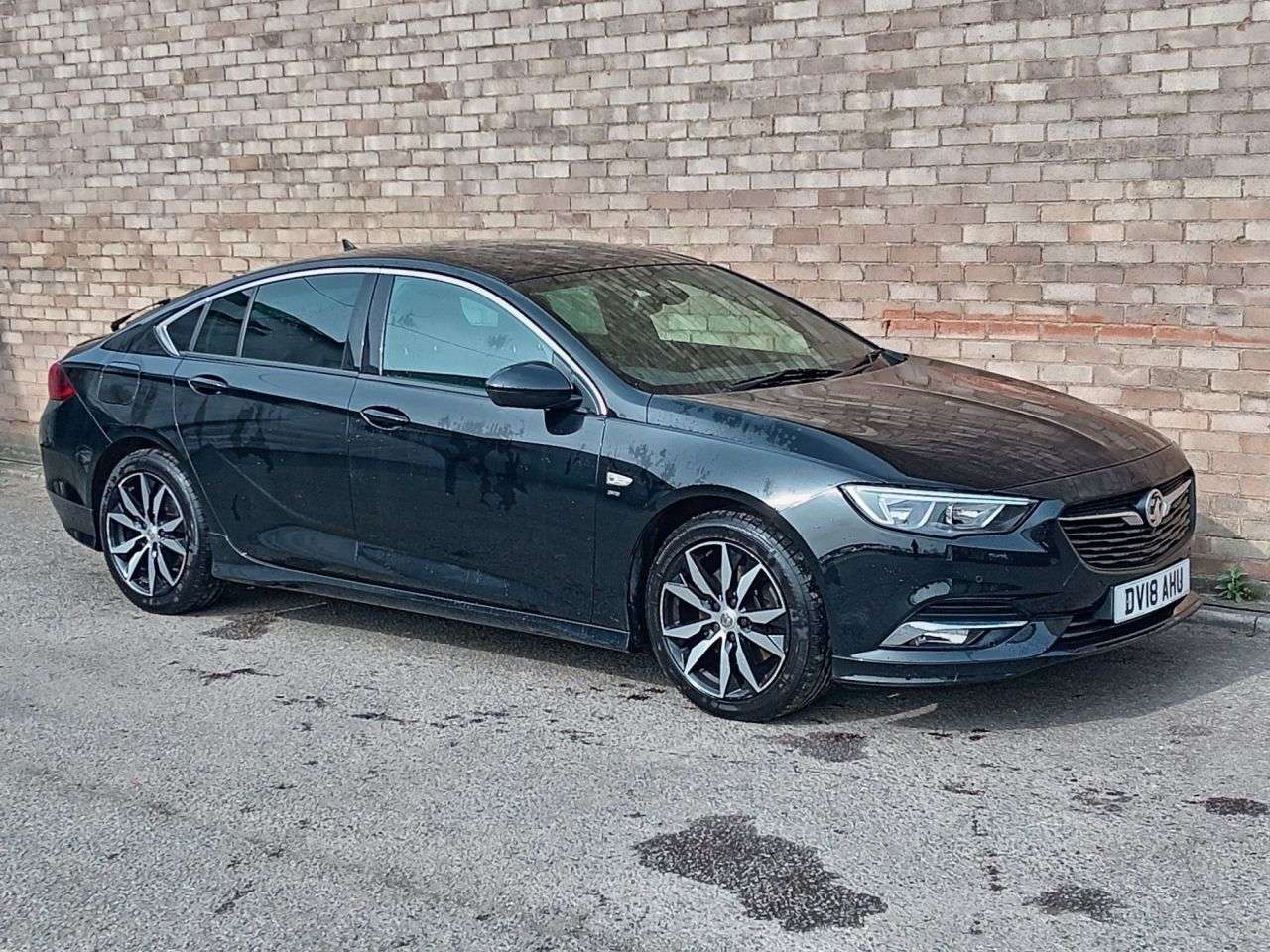 A 2018 VAUXHALL INSIGNIA 2.0 Turbo D BlueInjection SRi VX Line Nav Grand Sport 5dr Diesel Manual Eur A 2018 VAUXHALL INSIGNIA 2.0 Turbo D BlueInjection SRi VX Line Nav Grand Sport 5dr Diesel Manual Eur