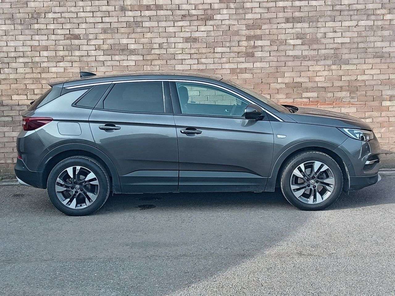 A 2018 VAUXHALL GRANDLAND X 1.6 Turbo D BlueInjection Sport Nav SUV 5dr Diesel Auto Euro 6 (s/s) (120 p A 2018 VAUXHALL GRANDLAND X 1.6 Turbo D BlueInjection Sport Nav SUV 5dr Diesel Auto Euro 6 (s/s) (120 p