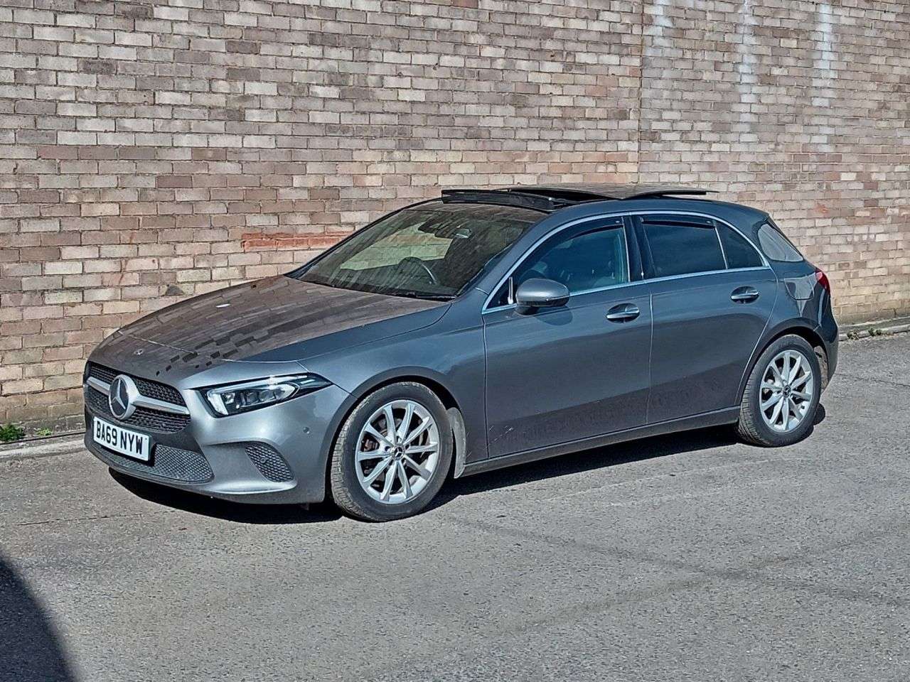 A 2019 MERCEDES-BENZ A CLASS 1.5 A180d Sport (Premium Plus) Hatchback 5dr Diesel 7G-DCT Euro 6 (s/s) (11 A 2019 MERCEDES-BENZ A CLASS 1.5 A180d Sport (Premium Plus) Hatchback 5dr Diesel 7G-DCT Euro 6 (s/s) (11