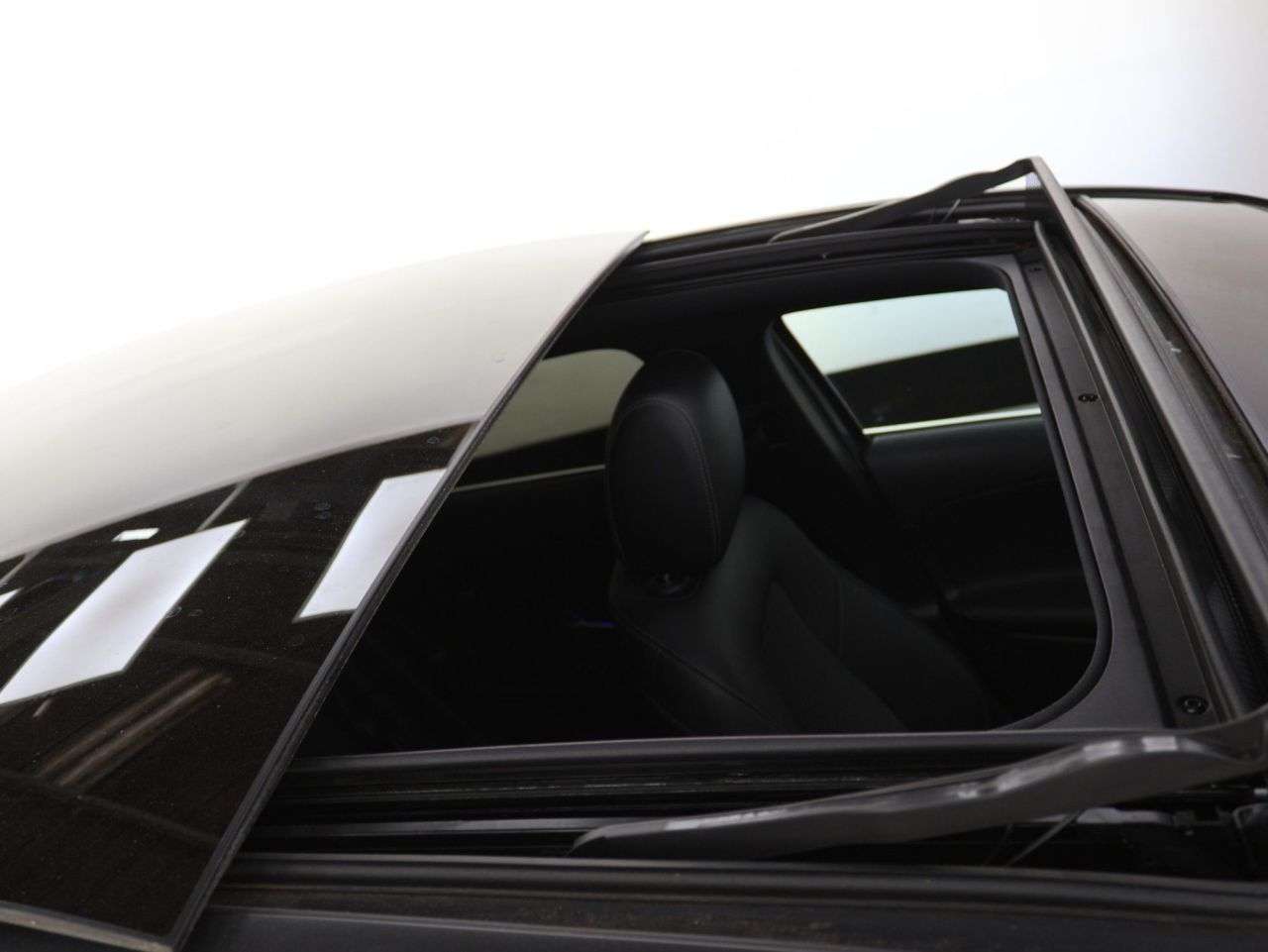 A 2019 MERCEDES-BENZ A CLASS 1.5 A180d Sport (Premium Plus) Hatchback 5dr Diesel 7G-DCT Euro 6 (s/s) (11 A 2019 MERCEDES-BENZ A CLASS 1.5 A180d Sport (Premium Plus) Hatchback 5dr Diesel 7G-DCT Euro 6 (s/s) (11