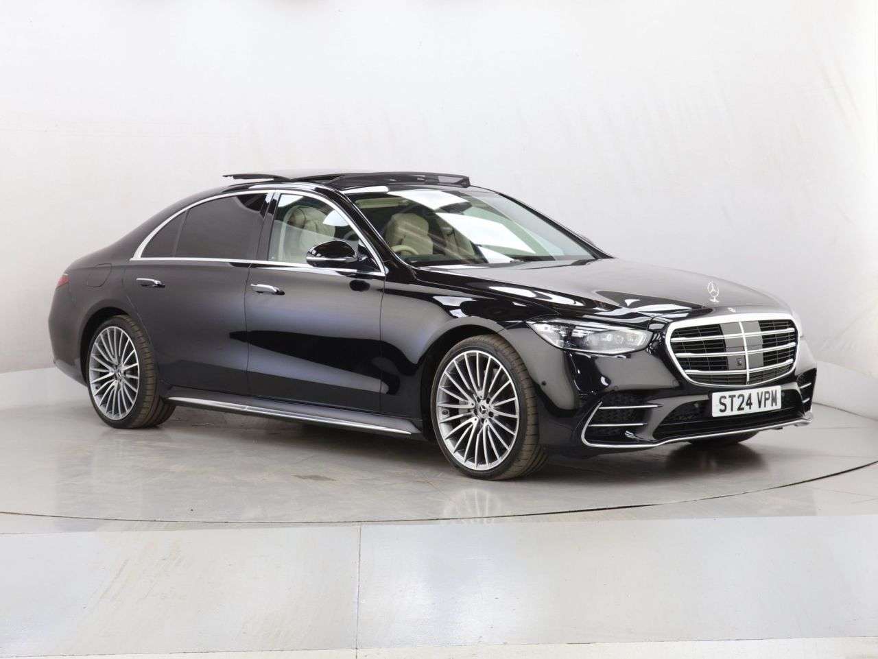 A 2024 MERCEDES-BENZ S CLASS 3.0 S350Ld MHEV AMG Line (Premium Plus, Executive) Saloon 4dr Diesel Hybrid A 2024 MERCEDES-BENZ S CLASS 3.0 S350Ld MHEV AMG Line (Premium Plus, Executive) Saloon 4dr Diesel Hybrid