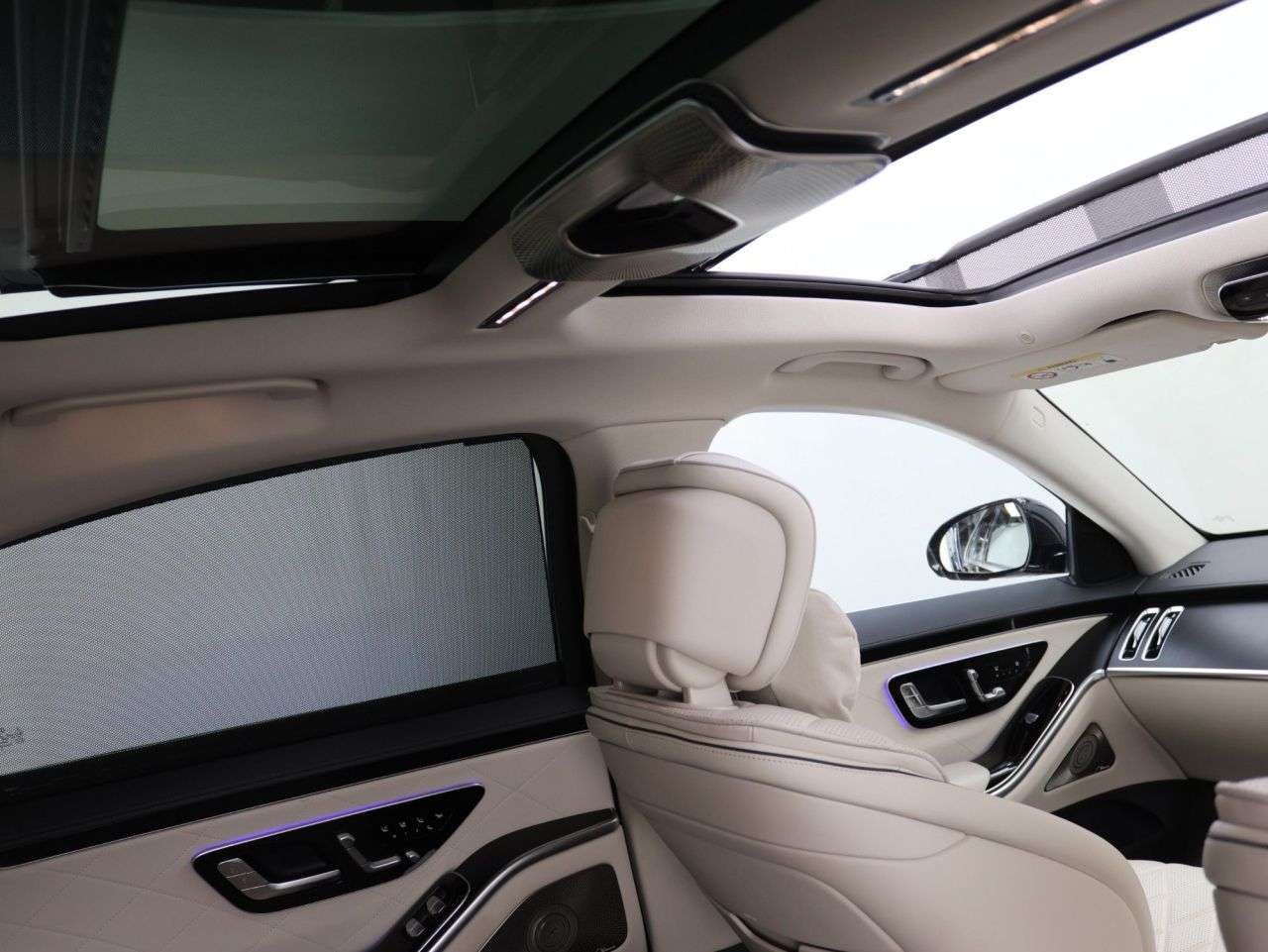 A 2024 MERCEDES-BENZ S CLASS 3.0 S350Ld MHEV AMG Line (Premium Plus, Executive) Saloon 4dr Diesel Hybrid A 2024 MERCEDES-BENZ S CLASS 3.0 S350Ld MHEV AMG Line (Premium Plus, Executive) Saloon 4dr Diesel Hybrid