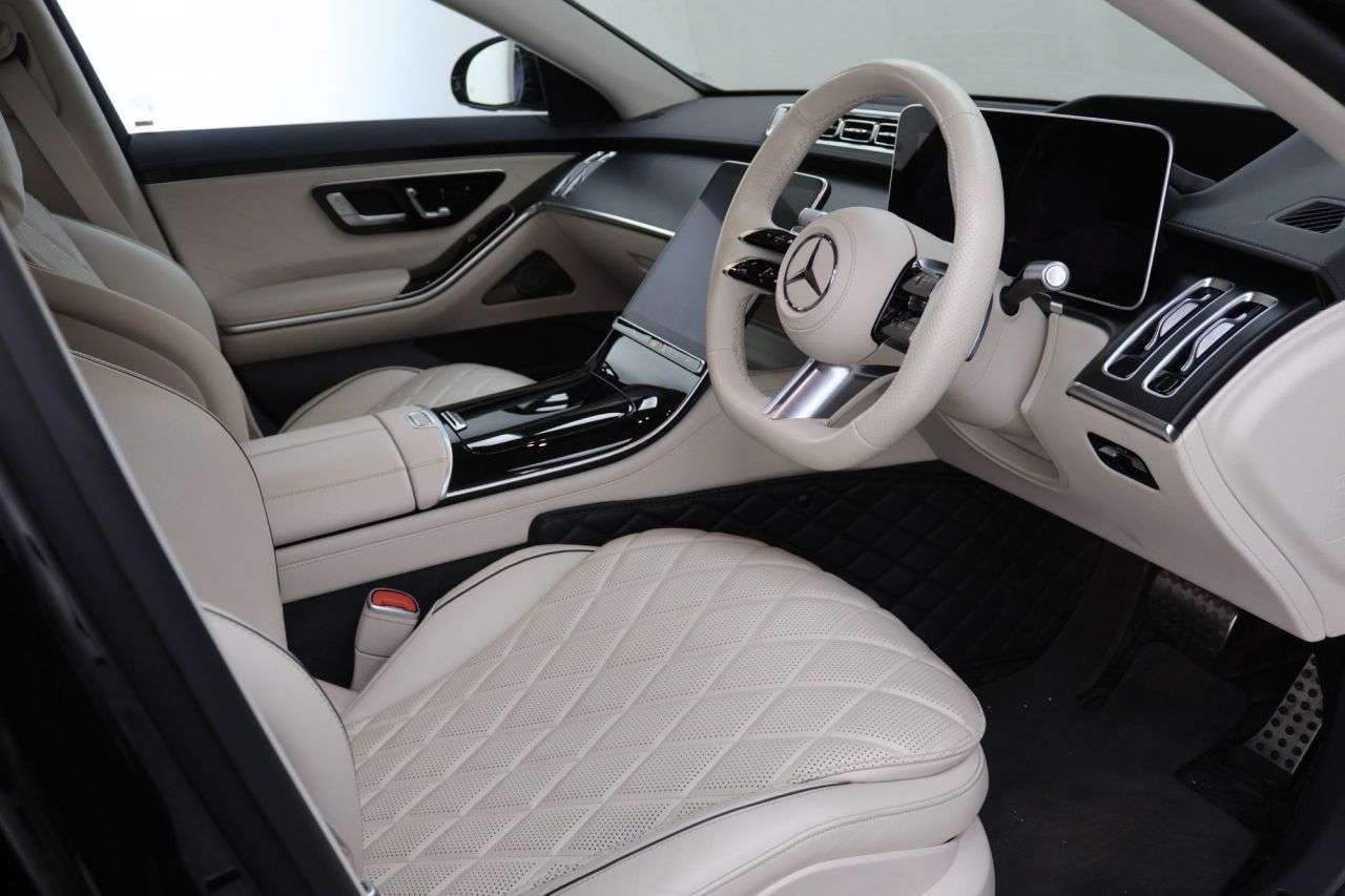A 2024 MERCEDES-BENZ S CLASS 3.0 S350Ld MHEV AMG Line (Premium Plus, Executive) Saloon 4dr Diesel Hybrid A 2024 MERCEDES-BENZ S CLASS 3.0 S350Ld MHEV AMG Line (Premium Plus, Executive) Saloon 4dr Diesel Hybrid
