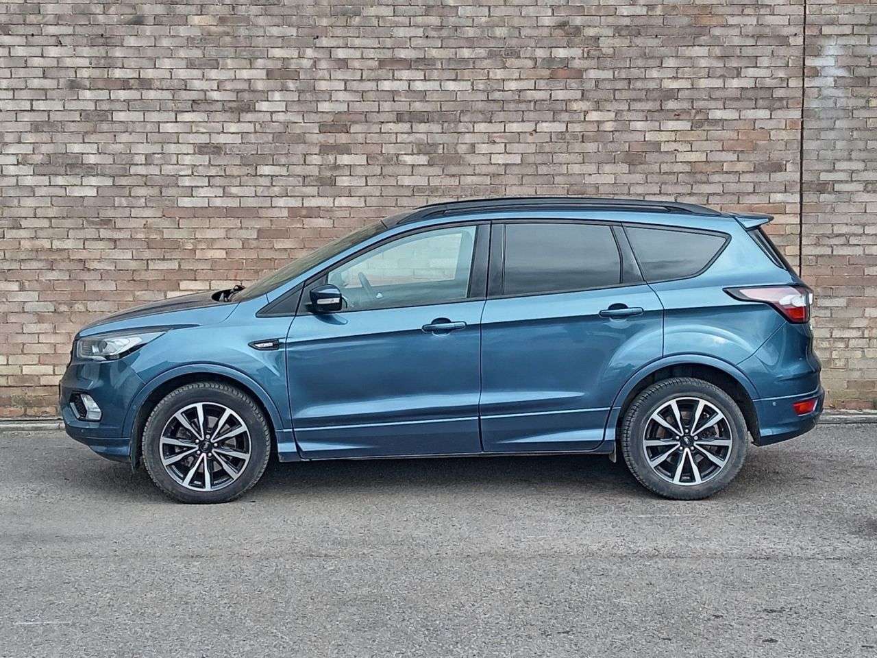 A 2019 FORD KUGA 2.0 TDCi EcoBlue ST-Line SUV 5dr Diesel Manual Euro 6 (s/s) (150 ps) A 2019 FORD KUGA 2.0 TDCi EcoBlue ST-Line SUV 5dr Diesel Manual Euro 6 (s/s) (150 ps)