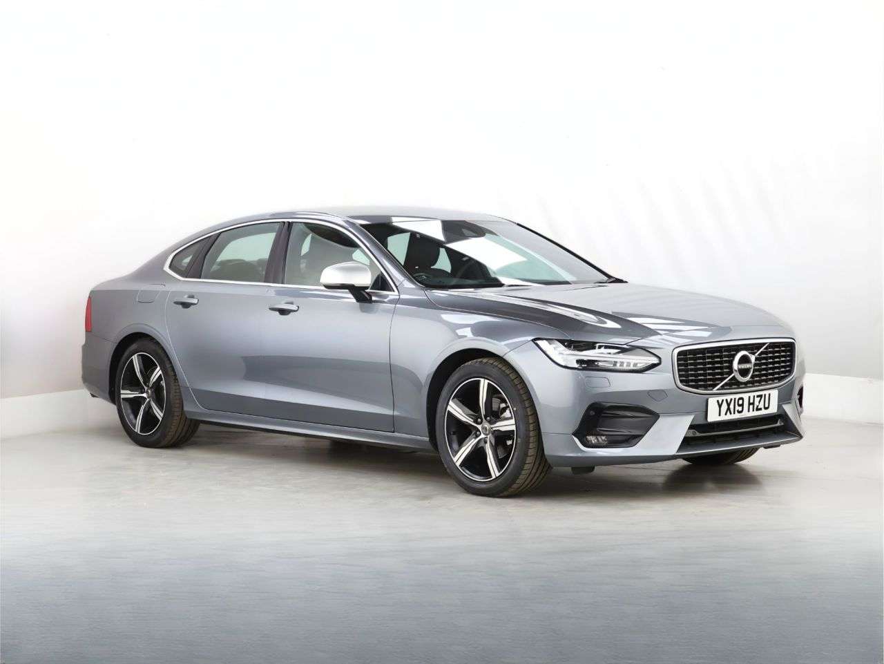 A 2019 VOLVO S90 2.0 D4 R-Design Saloon 4dr Diesel Auto Euro 6 (s/s) (190 ps) A 2019 VOLVO S90 2.0 D4 R-Design Saloon 4dr Diesel Auto Euro 6 (s/s) (190 ps)