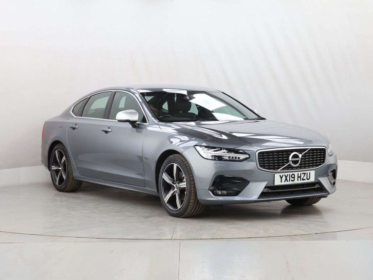 A 2019 VOLVO S90 2.0 D4 R-Design Saloon 4dr Diesel Auto Euro 6 (s/s) (190 ps) A 2019 VOLVO S90 2.0 D4 R-Design Saloon 4dr Diesel Auto Euro 6 (s/s) (190 ps)