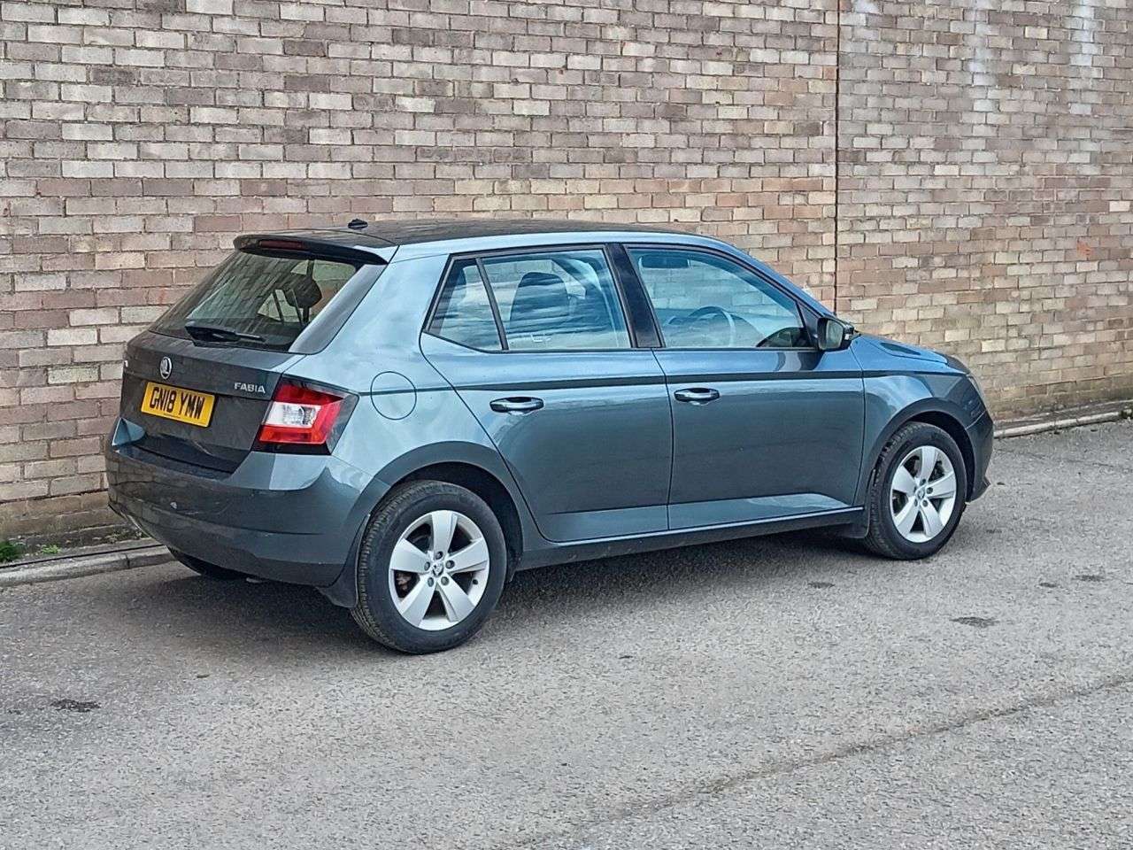 A 2018 SKODA FABIA 1.0 TSI SE Hatchback 5dr Petrol DSG Euro 6 (s/s) (110 ps) A 2018 SKODA FABIA 1.0 TSI SE Hatchback 5dr Petrol DSG Euro 6 (s/s) (110 ps)
