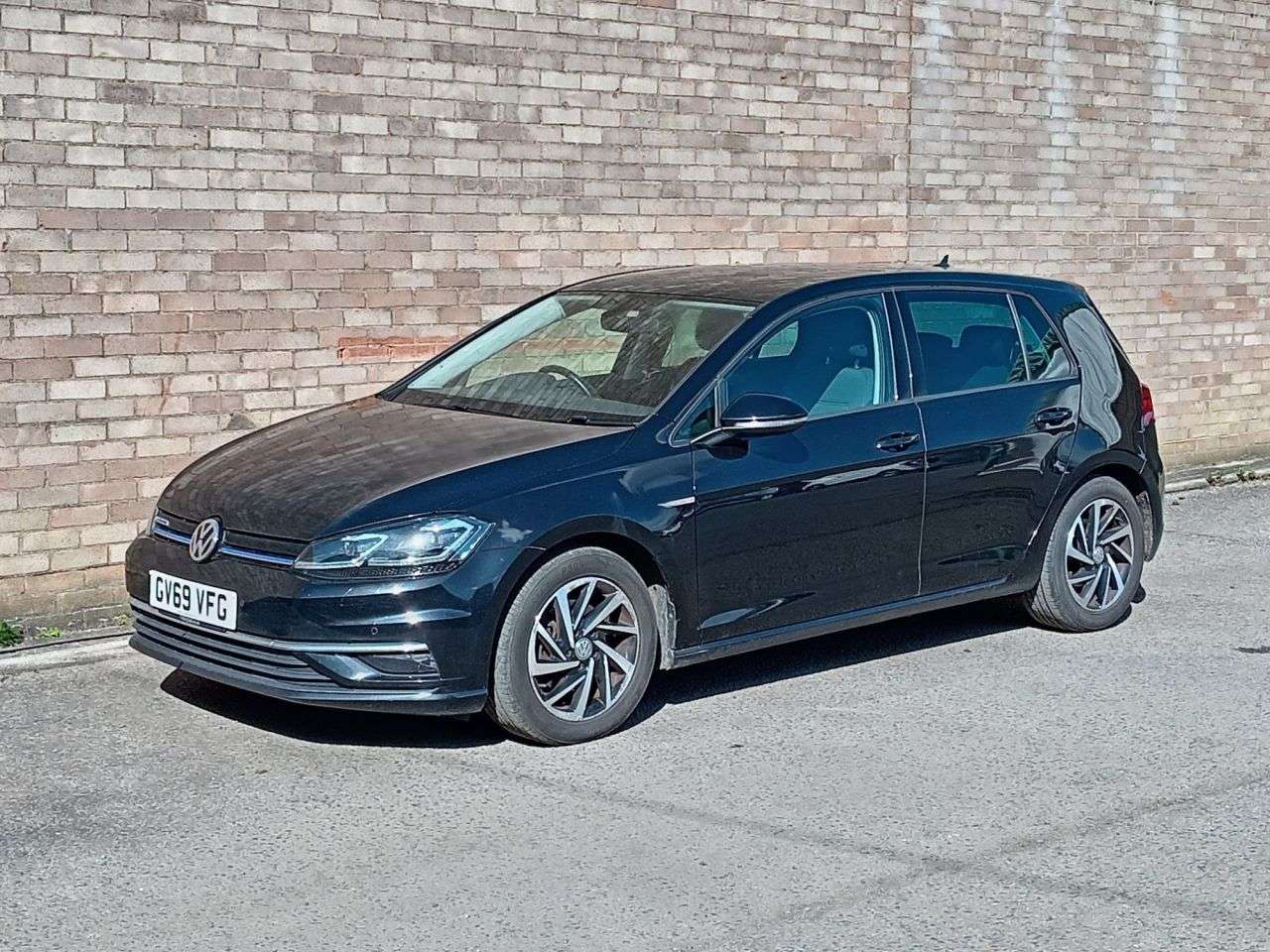A 2020 VOLKSWAGEN GOLF 1.5 TSI EVO Match Edition Hatchback 5dr Petrol Manual Euro 6 (s/s) (130 ps) A 2020 VOLKSWAGEN GOLF 1.5 TSI EVO Match Edition Hatchback 5dr Petrol Manual Euro 6 (s/s) (130 ps)
