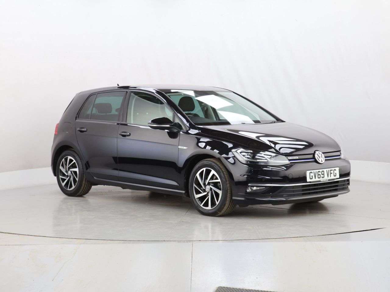 A 2020 VOLKSWAGEN GOLF 1.5 TSI EVO Match Edition Hatchback 5dr Petrol Manual Euro 6 (s/s) (130 ps) A 2020 VOLKSWAGEN GOLF 1.5 TSI EVO Match Edition Hatchback 5dr Petrol Manual Euro 6 (s/s) (130 ps)