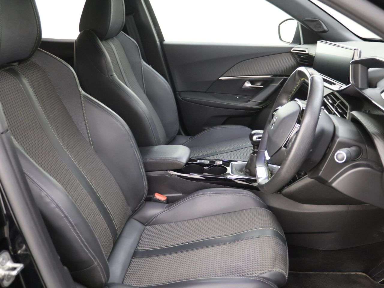 2022 PEUGEOT 2008 2022 PEUGEOT 2008