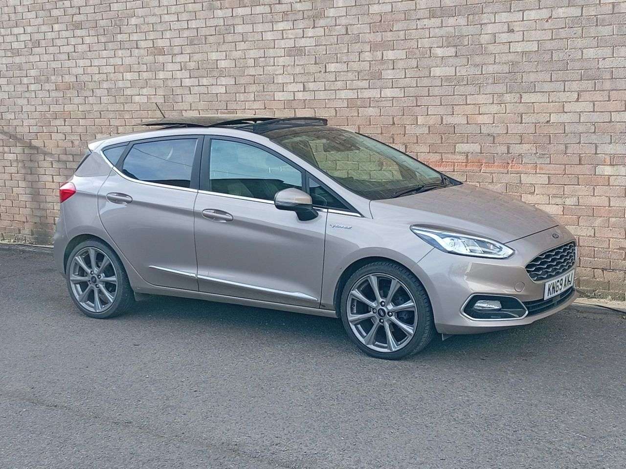 A 2019 FORD FIESTA 1.0T EcoBoost GPF Vignale Hatchback 5dr Petrol Manual Euro 6 (s/s) (125 ps) A 2019 FORD FIESTA 1.0T EcoBoost GPF Vignale Hatchback 5dr Petrol Manual Euro 6 (s/s) (125 ps)