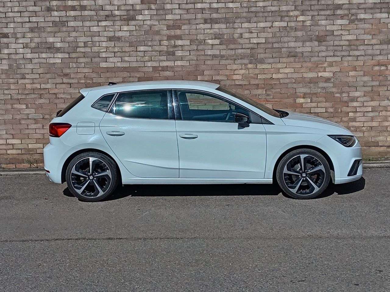 A 2023 SEAT IBIZA 1.0 TSI FR Sport Hatchback 5dr Petrol Manual Euro 6 (s/s) (110 ps) A 2023 SEAT IBIZA 1.0 TSI FR Sport Hatchback 5dr Petrol Manual Euro 6 (s/s) (110 ps)