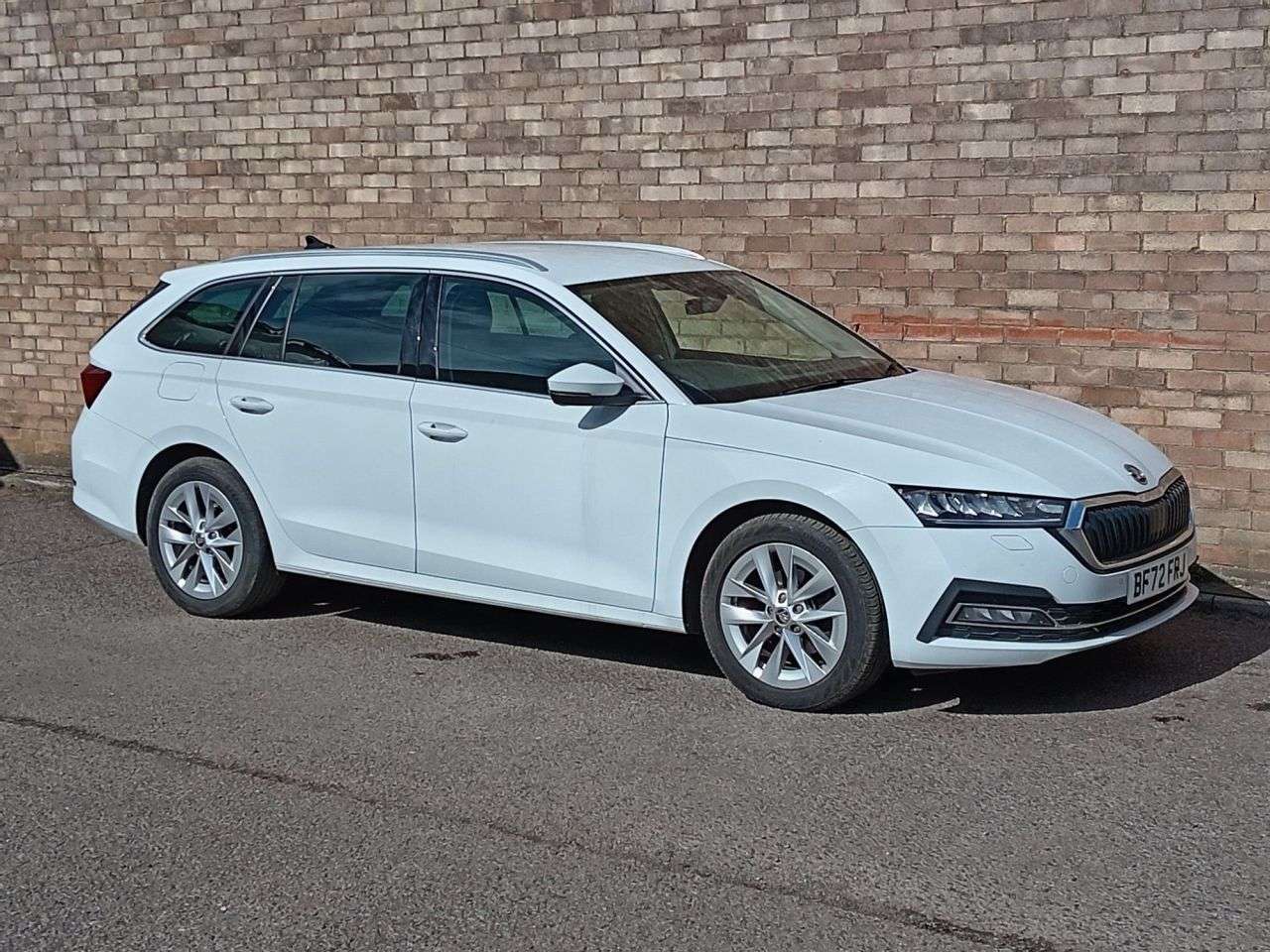 A 2022 SKODA OCTAVIA 1.5 TSI e-TEC MHEV SE L Estate 5dr Petrol Hybrid DSG Euro 6 (s/s) (150 ps) A 2022 SKODA OCTAVIA 1.5 TSI e-TEC MHEV SE L Estate 5dr Petrol Hybrid DSG Euro 6 (s/s) (150 ps)