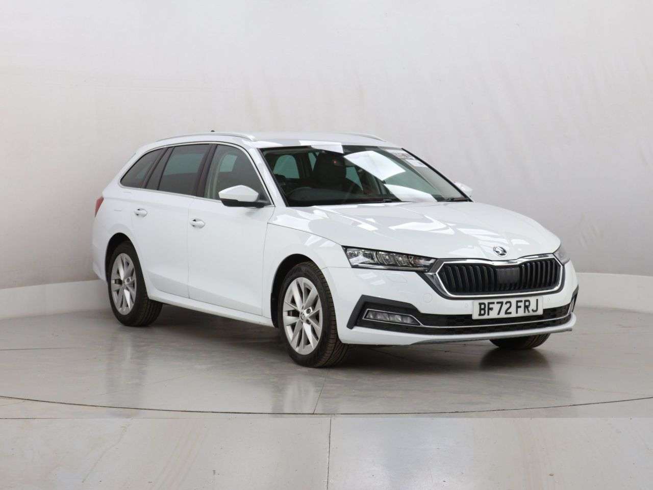 A 2022 SKODA OCTAVIA 1.5 TSI e-TEC MHEV SE L Estate 5dr Petrol Hybrid DSG Euro 6 (s/s) (150 ps) A 2022 SKODA OCTAVIA 1.5 TSI e-TEC MHEV SE L Estate 5dr Petrol Hybrid DSG Euro 6 (s/s) (150 ps)