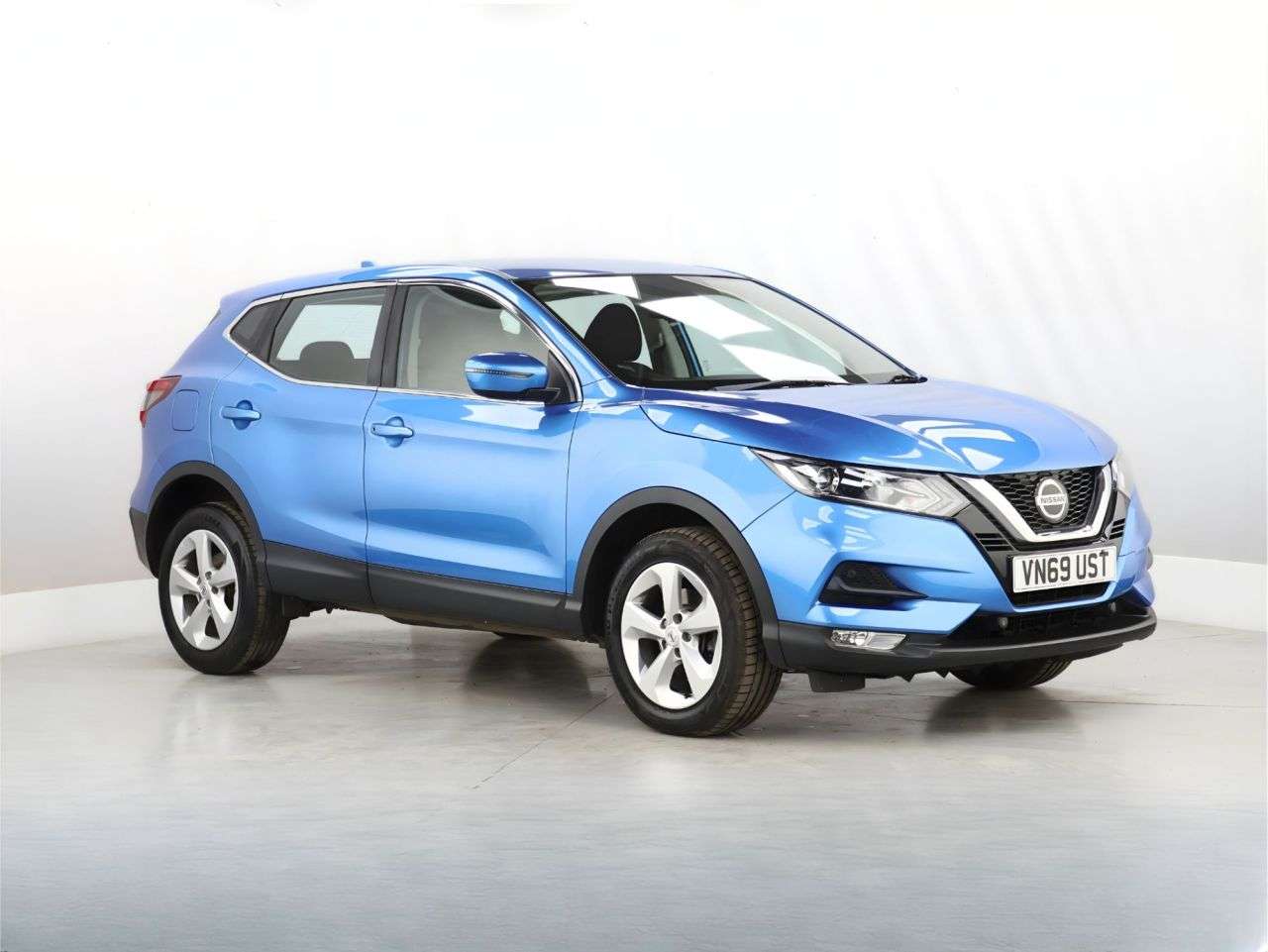 A 2019 NISSAN QASHQAI 1.3 DIG-T Acenta Premium SUV 5dr Petrol Manual Euro 6 (s/s) (140 ps) A 2019 NISSAN QASHQAI 1.3 DIG-T Acenta Premium SUV 5dr Petrol Manual Euro 6 (s/s) (140 ps)