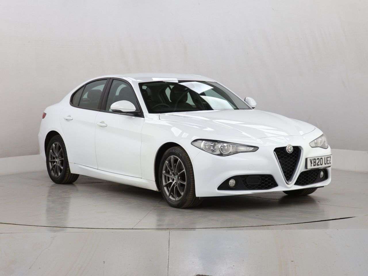 A 2020 ALFA ROMEO GIULIA 2.2 TD Super Saloon 4dr Diesel Auto Euro 6 (s/s) (160 ps) A 2020 ALFA ROMEO GIULIA 2.2 TD Super Saloon 4dr Diesel Auto Euro 6 (s/s) (160 ps)