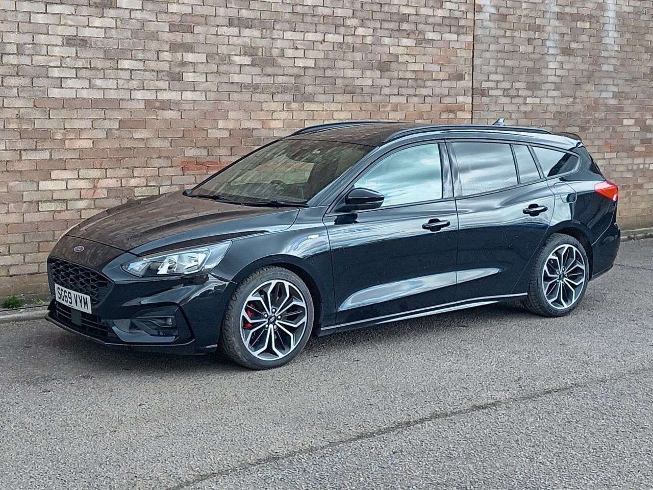 A 2019 FORD FOCUS 2.0 EcoBlue ST-Line X Estate 5dr Diesel Auto Euro 6 (s/s) (150 ps) A 2019 FORD FOCUS 2.0 EcoBlue ST-Line X Estate 5dr Diesel Auto Euro 6 (s/s) (150 ps)