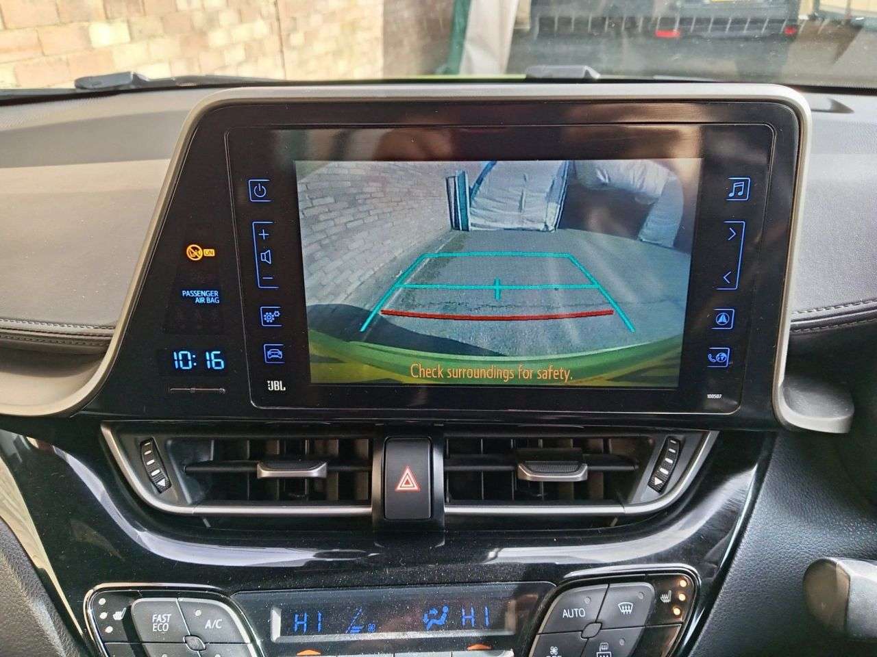 A 2019 TOYOTA C-HR 1.8 VVT-h Lime Edition SUV 5dr Petrol Hybrid CVT Euro 6 (s/s) (122 ps) A 2019 TOYOTA C-HR 1.8 VVT-h Lime Edition SUV 5dr Petrol Hybrid CVT Euro 6 (s/s) (122 ps)