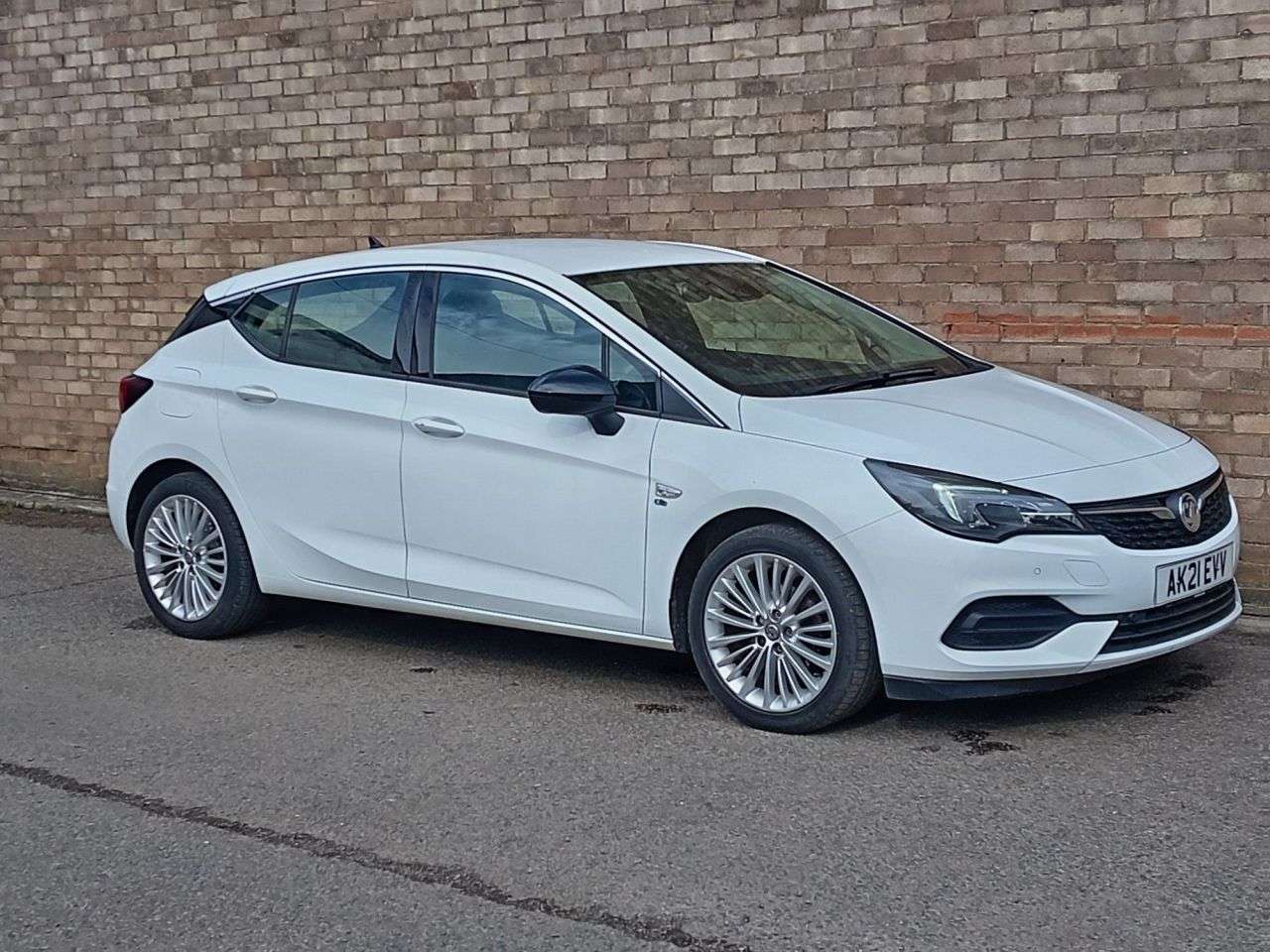 A 2021 VAUXHALL ASTRA 1.2 Turbo Elite Nav Premium Hatchback 5dr Petrol Manual Euro 6 (s/s) (145 p A 2021 VAUXHALL ASTRA 1.2 Turbo Elite Nav Premium Hatchback 5dr Petrol Manual Euro 6 (s/s) (145 p