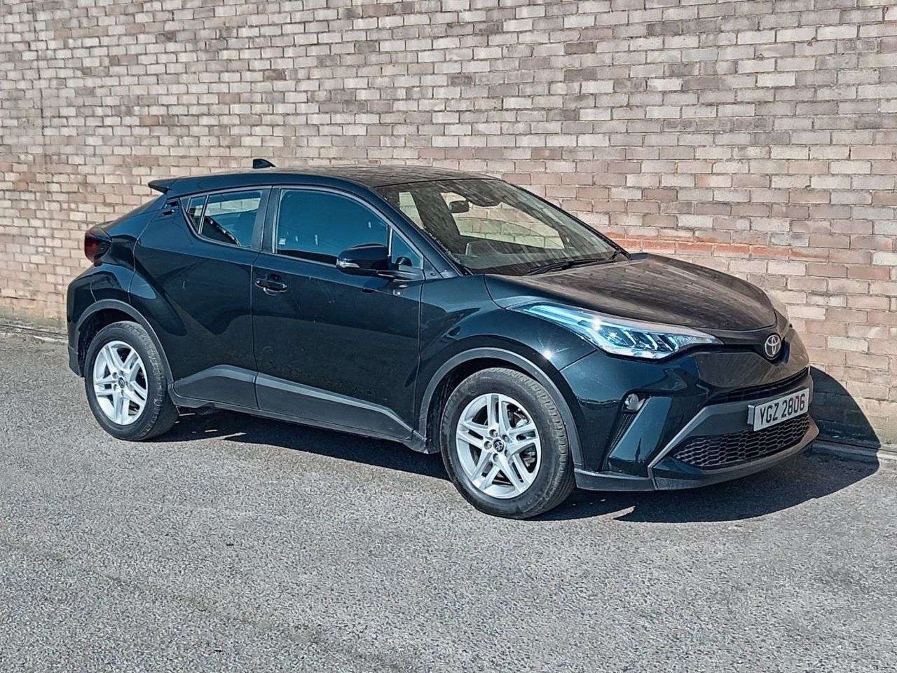 A 2023 TOYOTA C-HR 1.8 VVT-h GPF Icon SUV 5dr Petrol Hybrid CVT Euro 6 (s/s) (122 ps) A 2023 TOYOTA C-HR 1.8 VVT-h GPF Icon SUV 5dr Petrol Hybrid CVT Euro 6 (s/s) (122 ps)