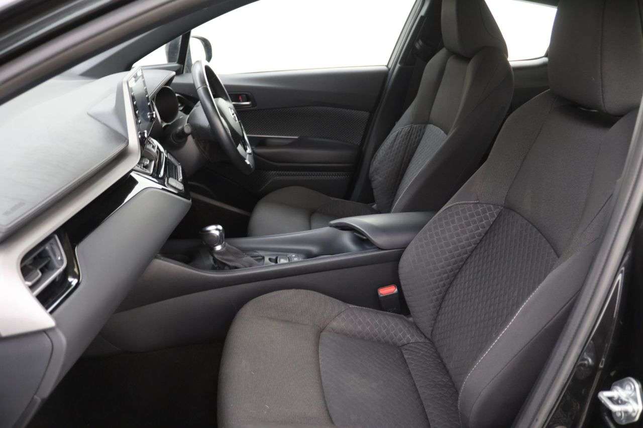 2023 TOYOTA C-HR 2023 TOYOTA C-HR