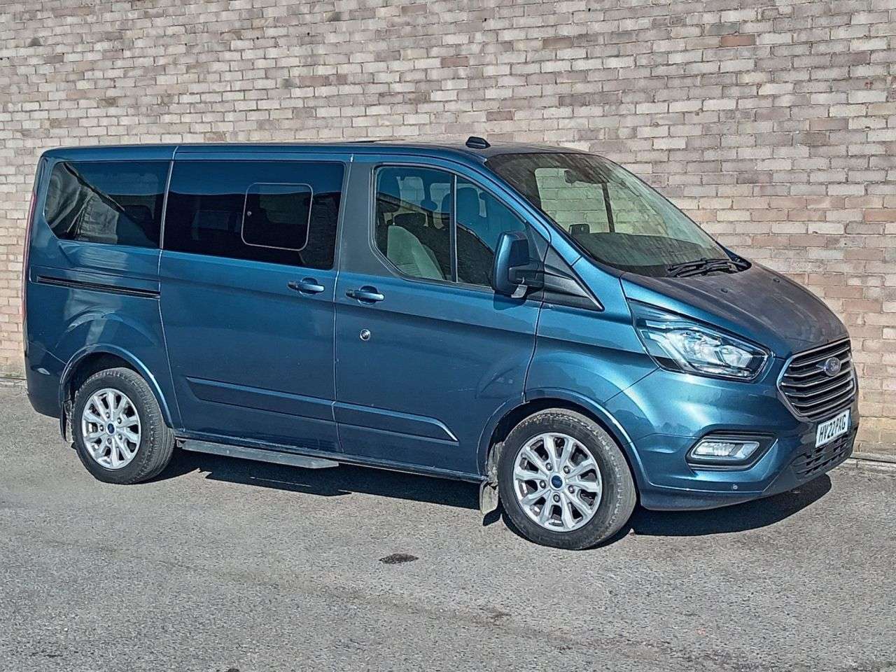 A 2022 FORD TOURNEO CUSTOM 2.0 320 EcoBlue Titanium Minibus Double Cab 5dr Diesel Auto L1 Euro 6 (s/s) A 2022 FORD TOURNEO CUSTOM 2.0 320 EcoBlue Titanium Minibus Double Cab 5dr Diesel Auto L1 Euro 6 (s/s)
