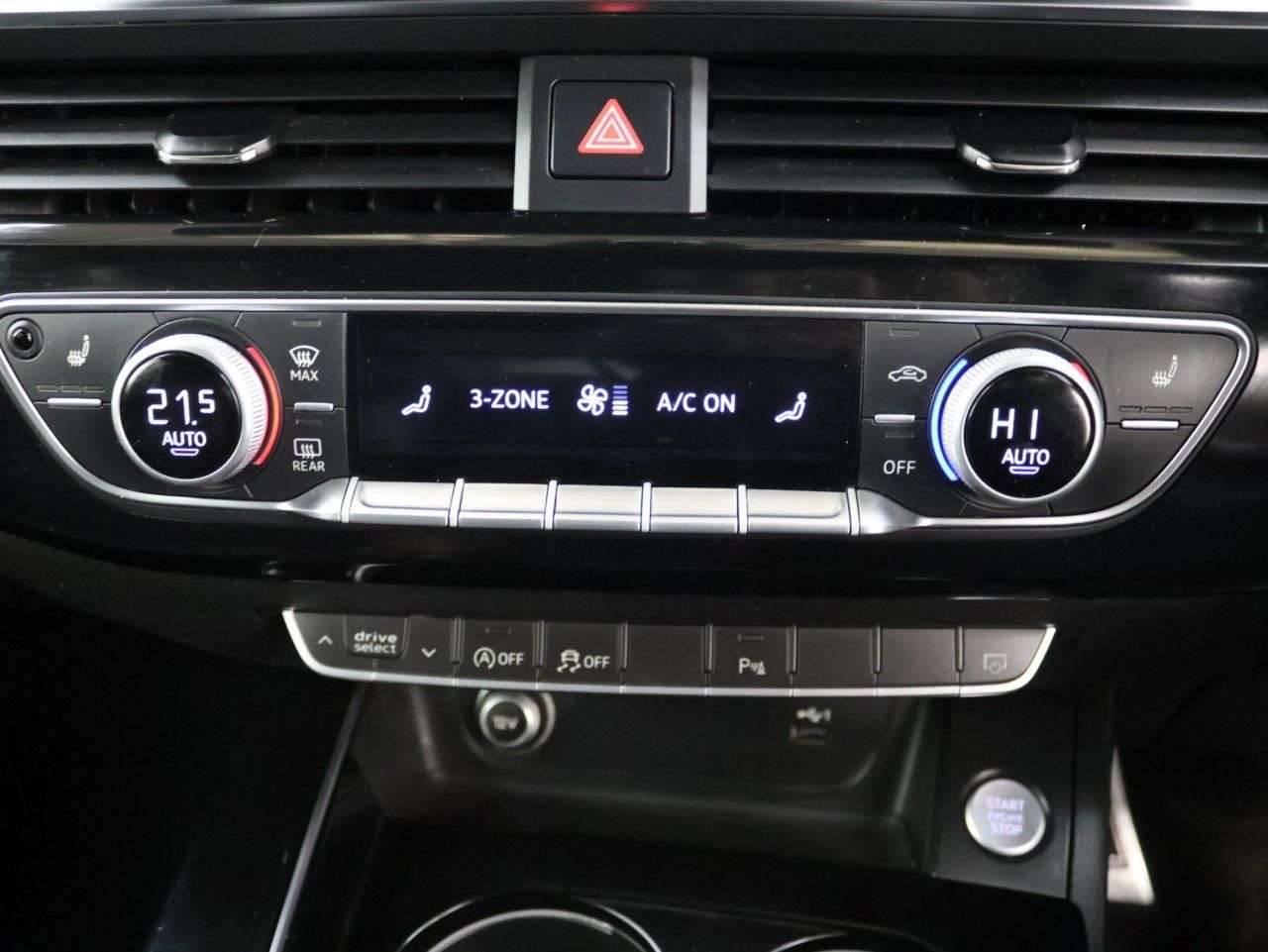 2020 AUDI A4 2020 AUDI A4