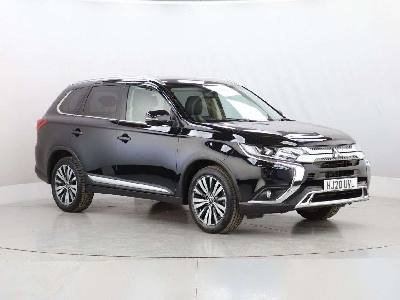 A 2020 MITSUBISHI OUTLANDER 2.0 MIVEC Exceed SUV 5dr Petrol CVT 4WD Euro 6 (s/s) (150 ps) A 2020 MITSUBISHI OUTLANDER 2.0 MIVEC Exceed SUV 5dr Petrol CVT 4WD Euro 6 (s/s) (150 ps)