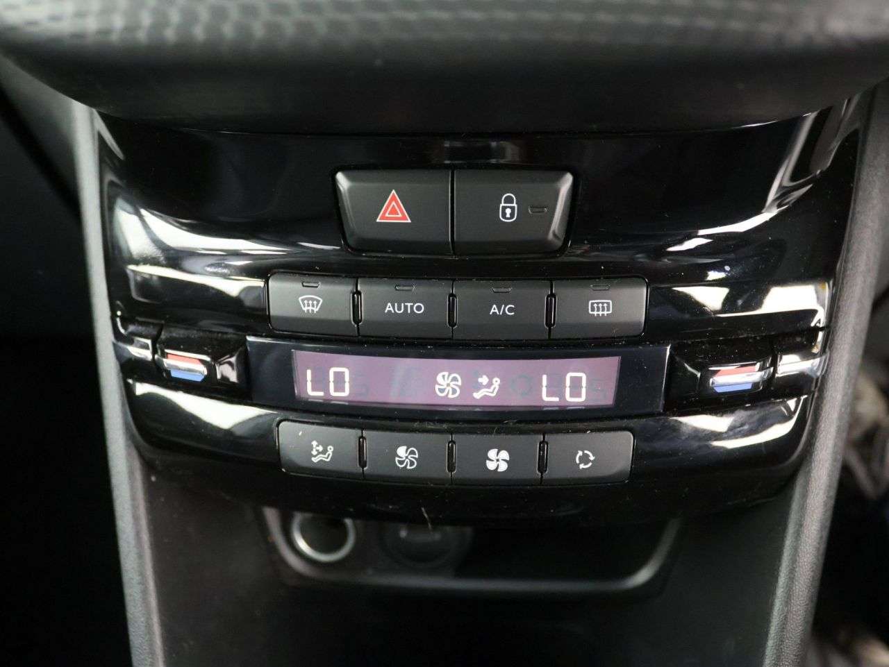 2019 PEUGEOT 2008 2019 PEUGEOT 2008