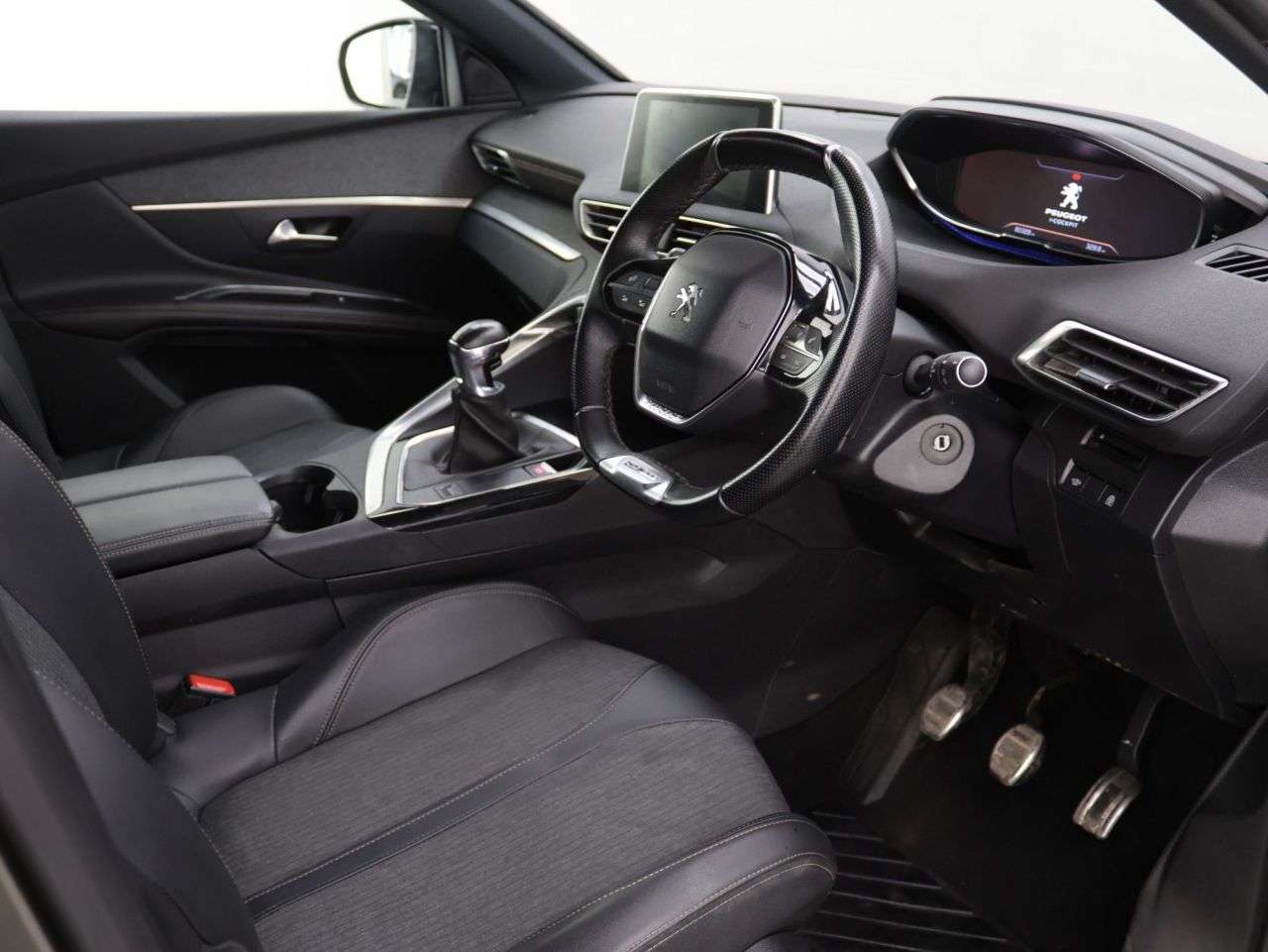 2018 PEUGEOT 5008 2018 PEUGEOT 5008