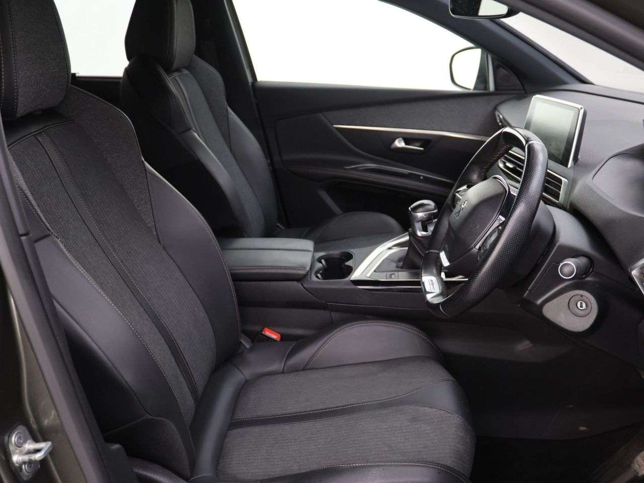 2018 PEUGEOT 5008 2018 PEUGEOT 5008
