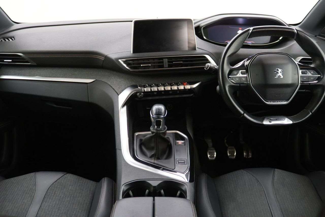 2018 PEUGEOT 5008 2018 PEUGEOT 5008