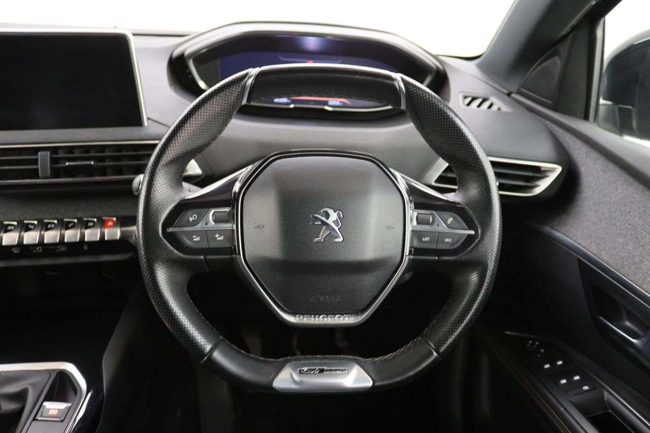 2018 PEUGEOT 5008 2018 PEUGEOT 5008