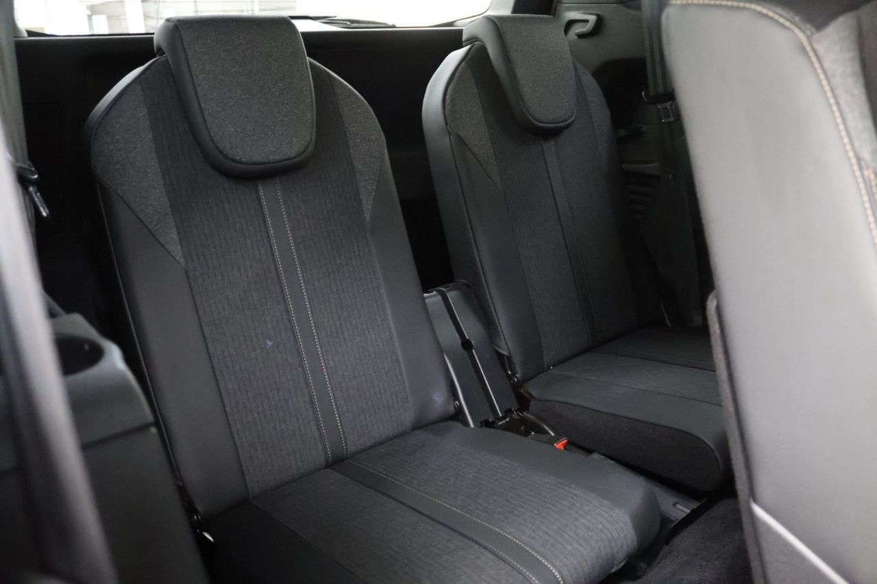 2018 PEUGEOT 5008 2018 PEUGEOT 5008