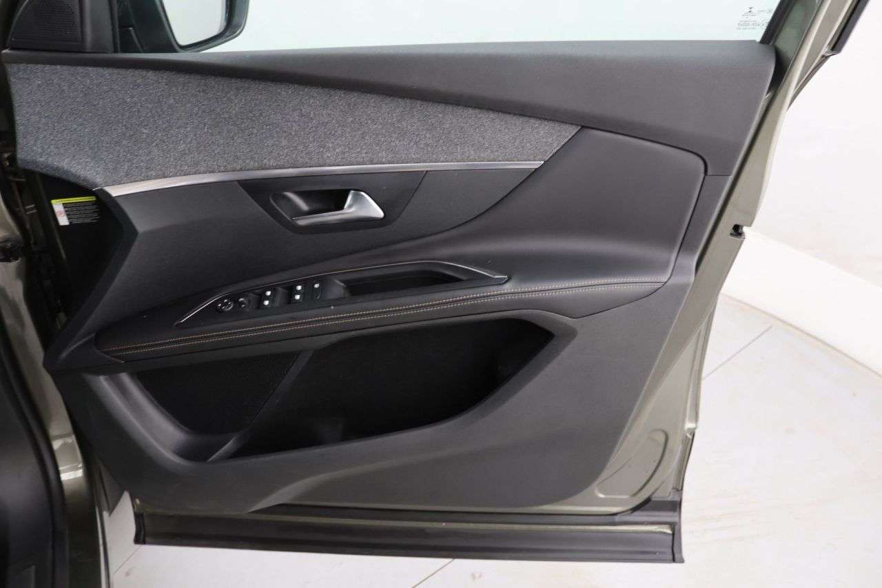 2018 PEUGEOT 5008 2018 PEUGEOT 5008