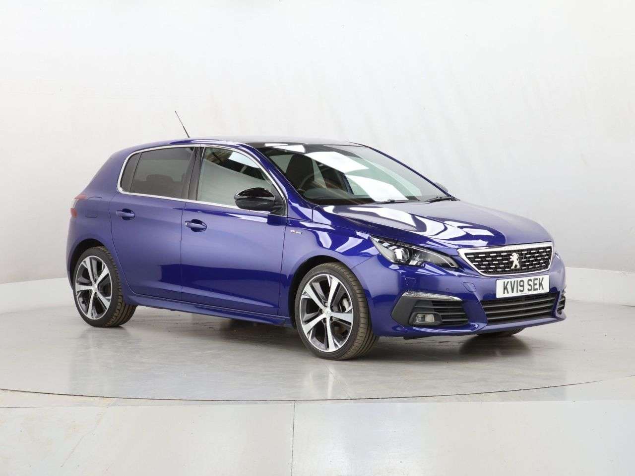 A 2019 PEUGEOT 308 1.5 BlueHDi GT Line Hatchback 5dr Diesel EAT Euro 6 (s/s) (130 ps) A 2019 PEUGEOT 308 1.5 BlueHDi GT Line Hatchback 5dr Diesel EAT Euro 6 (s/s) (130 ps)
