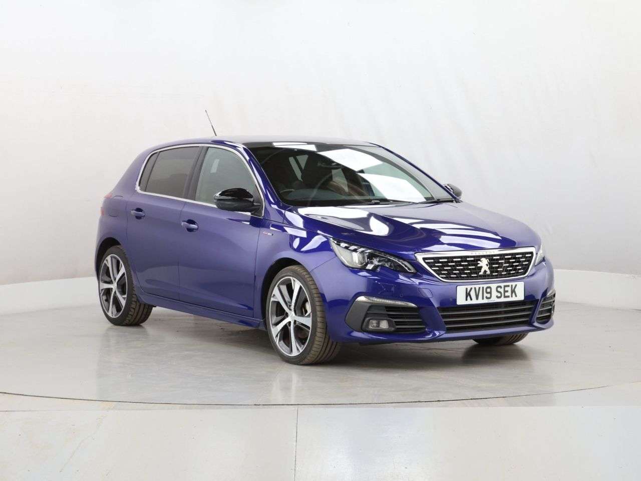 A 2019 PEUGEOT 308 1.5 BlueHDi GT Line Hatchback 5dr Diesel EAT Euro 6 (s/s) (130 ps) A 2019 PEUGEOT 308 1.5 BlueHDi GT Line Hatchback 5dr Diesel EAT Euro 6 (s/s) (130 ps)