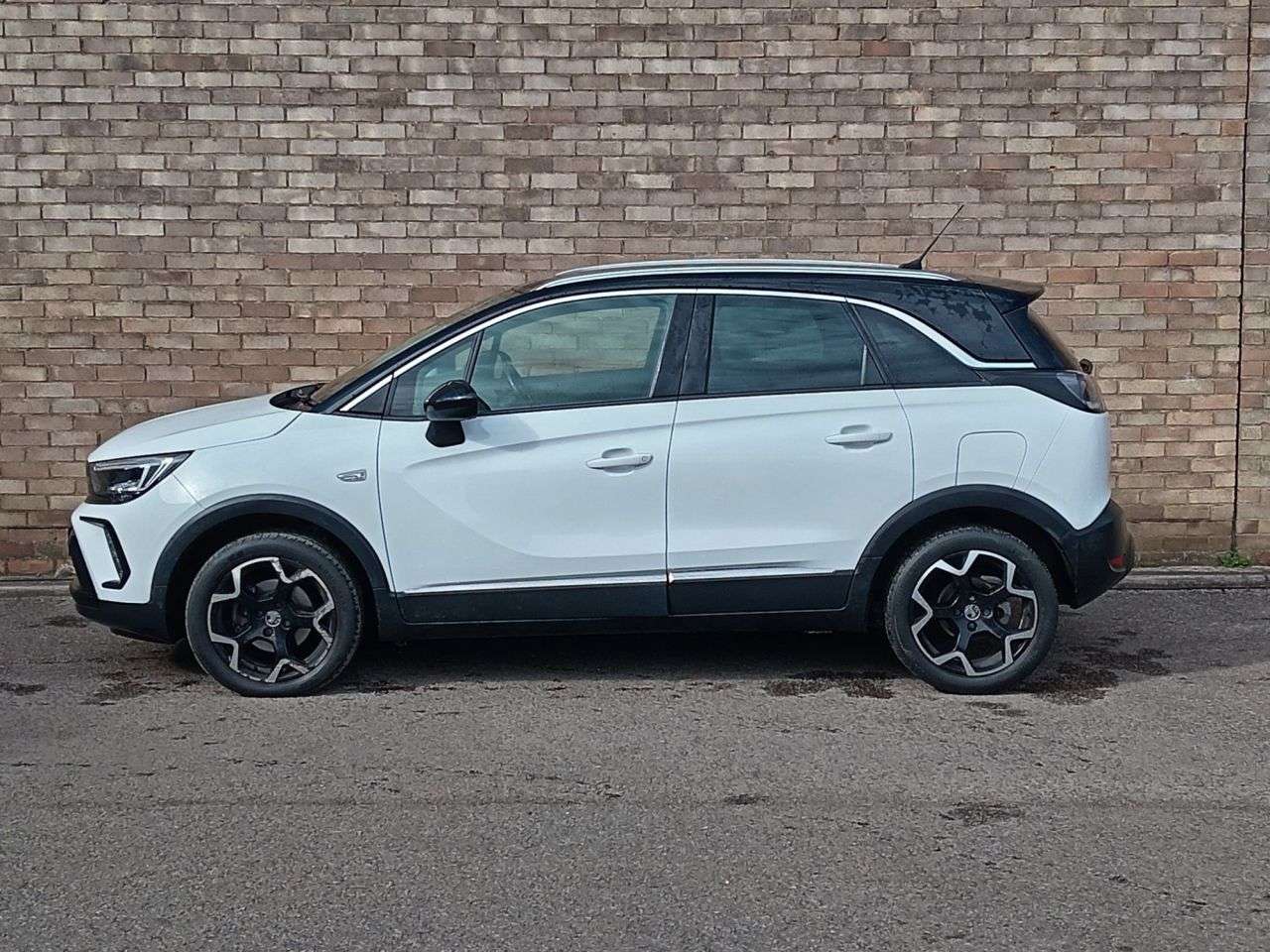 A 2022 VAUXHALL CROSSLAND 1.2 Turbo Ultimate SUV 5dr Petrol Auto Euro 6 (s/s) (130 ps) A 2022 VAUXHALL CROSSLAND 1.2 Turbo Ultimate SUV 5dr Petrol Auto Euro 6 (s/s) (130 ps)