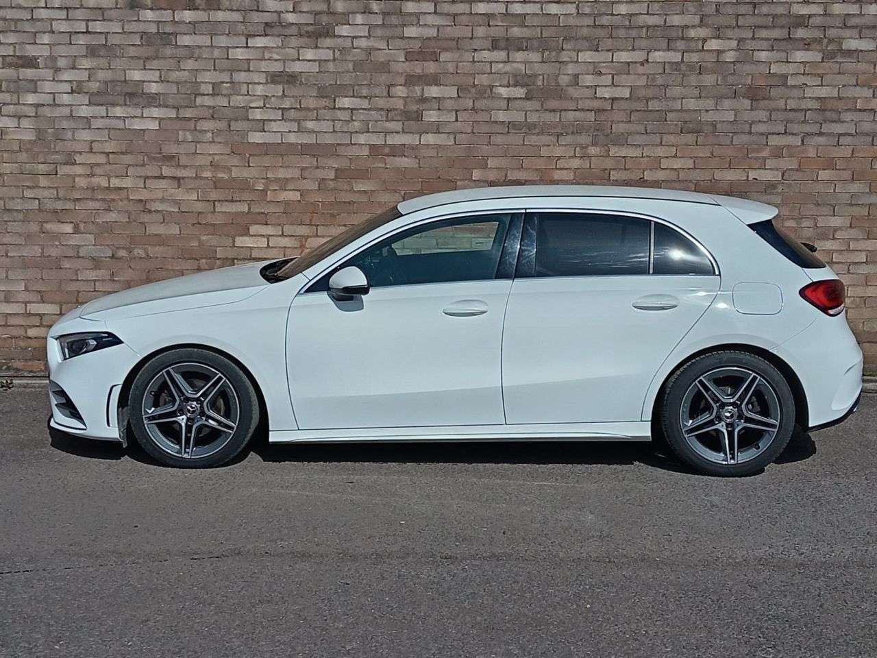 A 2019 MERCEDES-BENZ A CLASS 2.0 A200d AMG Line Hatchback 5dr Diesel 8G-DCT Euro 6 (s/s) (150 ps) A 2019 MERCEDES-BENZ A CLASS 2.0 A200d AMG Line Hatchback 5dr Diesel 8G-DCT Euro 6 (s/s) (150 ps)