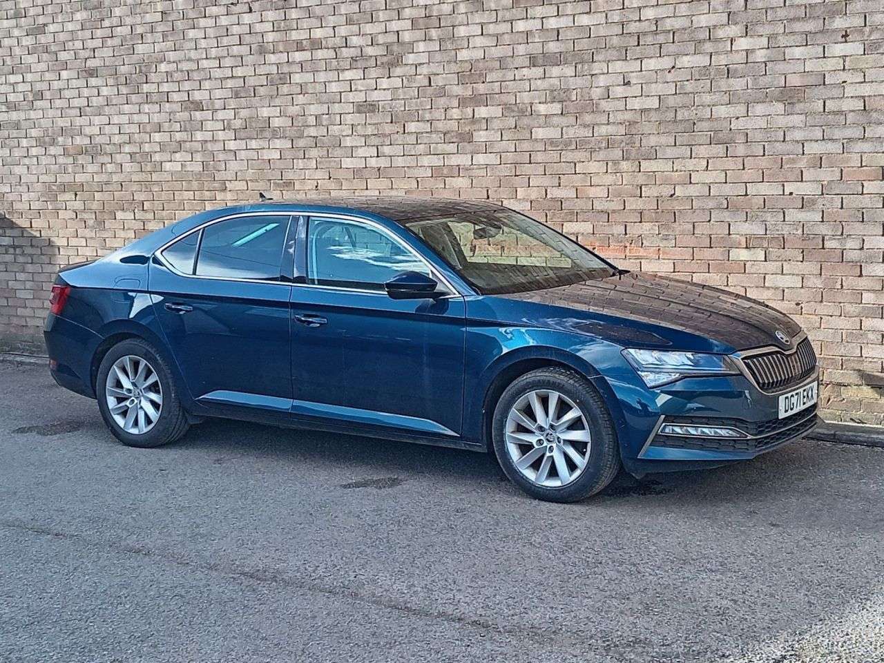 A 2021 SKODA SUPERB 1.4 TSI iV 13kWh SE Technology Hatchback 5dr Petrol Plug-in Hybrid DSG Euro A 2021 SKODA SUPERB 1.4 TSI iV 13kWh SE Technology Hatchback 5dr Petrol Plug-in Hybrid DSG Euro