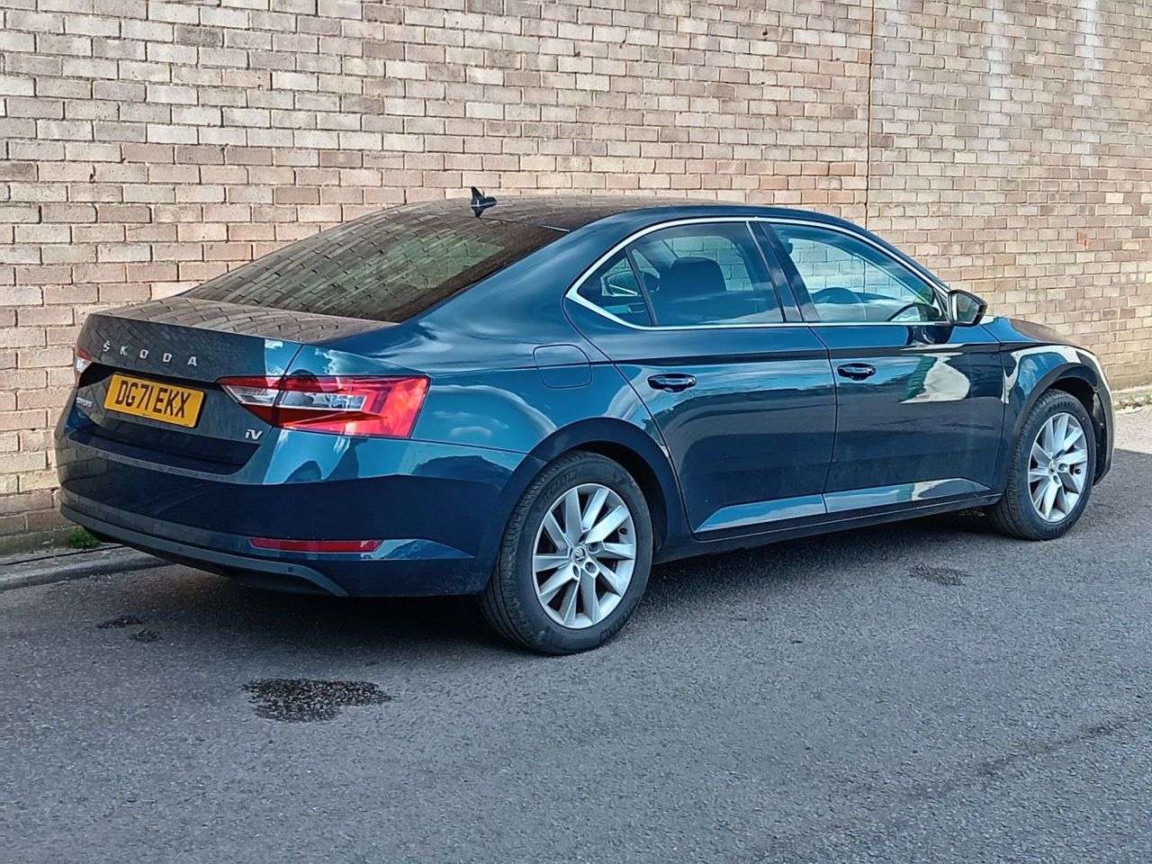 A 2021 SKODA SUPERB 1.4 TSI iV 13kWh SE Technology Hatchback 5dr Petrol Plug-in Hybrid DSG Euro A 2021 SKODA SUPERB 1.4 TSI iV 13kWh SE Technology Hatchback 5dr Petrol Plug-in Hybrid DSG Euro
