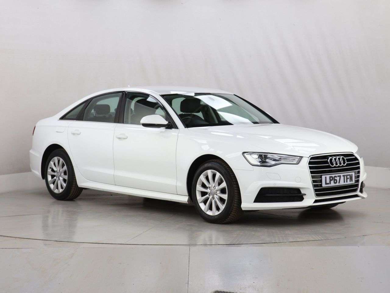 A 2018 AUDI A6 SALOON 1.8 TFSI SE Executive Saloon 4dr Petrol S Tronic Euro 6 (s/s) (190 ps) A 2018 AUDI A6 SALOON 1.8 TFSI SE Executive Saloon 4dr Petrol S Tronic Euro 6 (s/s) (190 ps)