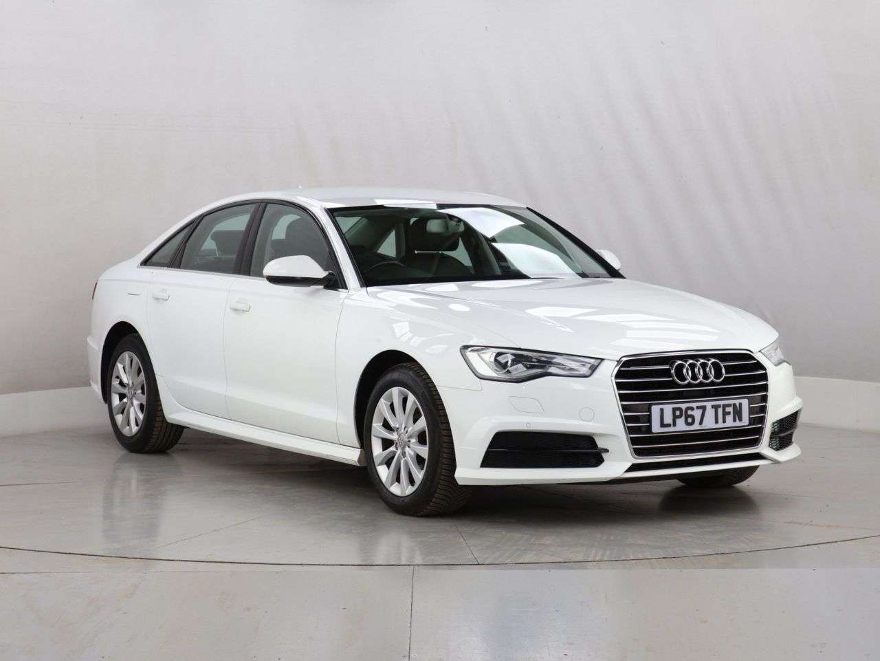 A 2018 AUDI A6 SALOON 1.8 TFSI SE Executive Saloon 4dr Petrol S Tronic Euro 6 (s/s) (190 ps) A 2018 AUDI A6 SALOON 1.8 TFSI SE Executive Saloon 4dr Petrol S Tronic Euro 6 (s/s) (190 ps)