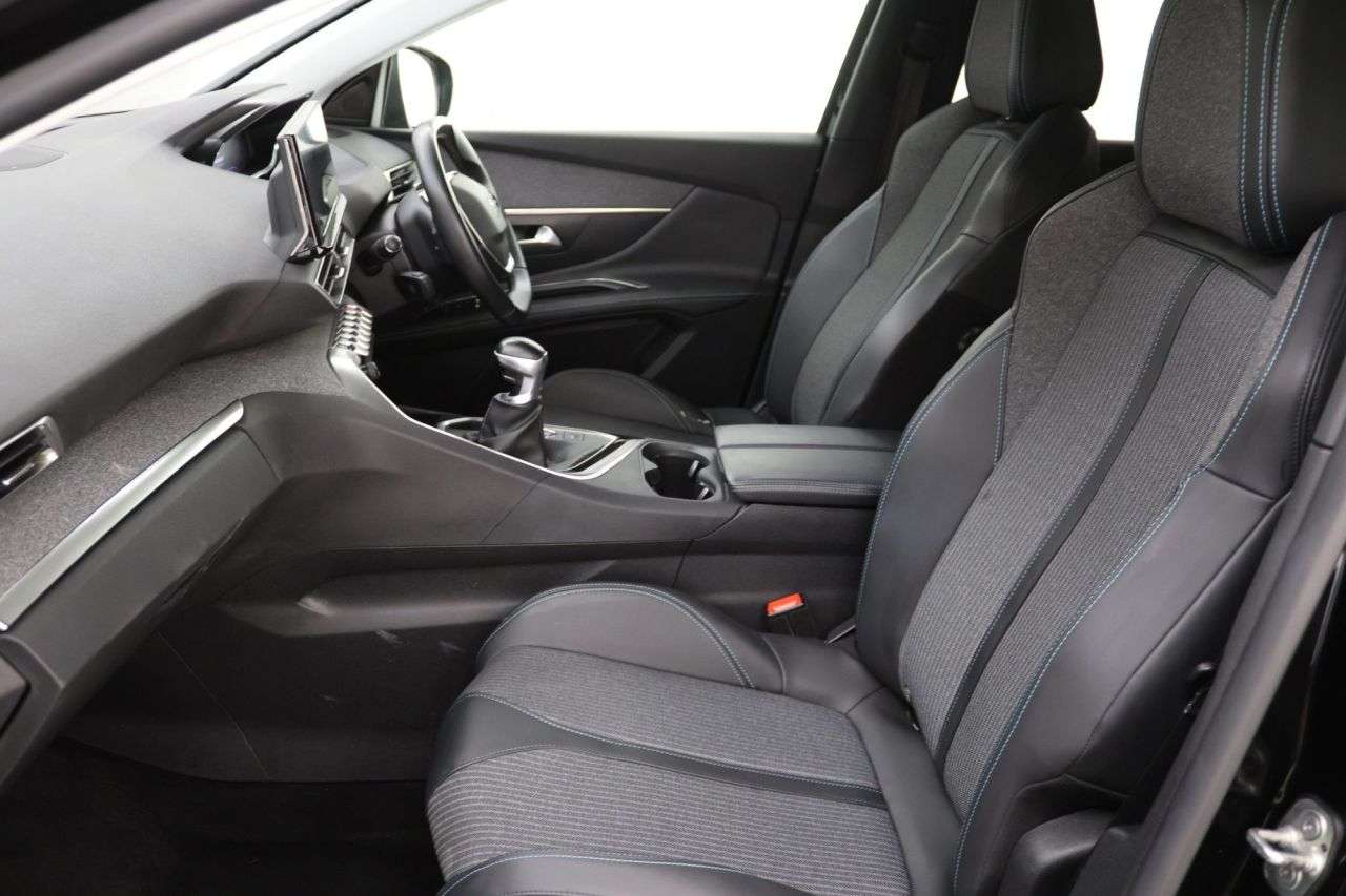 2021 PEUGEOT 3008 2021 PEUGEOT 3008