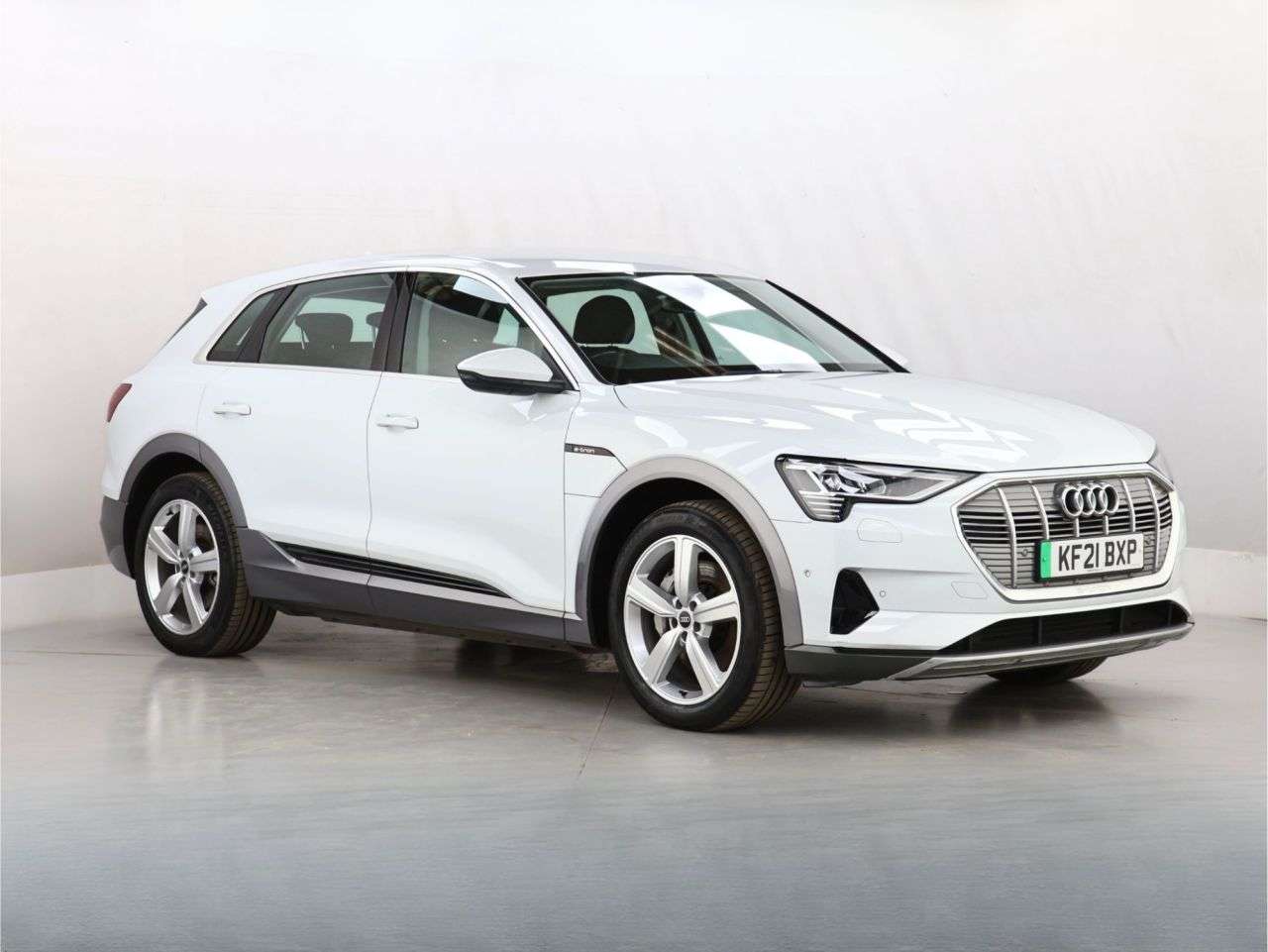 A 2021 AUDI E-TRON 50 Technik SUV 5dr Electric Auto quattro 71.2kWh (11kW Charger) (313 ps) A 2021 AUDI E-TRON 50 Technik SUV 5dr Electric Auto quattro 71.2kWh (11kW Charger) (313 ps)